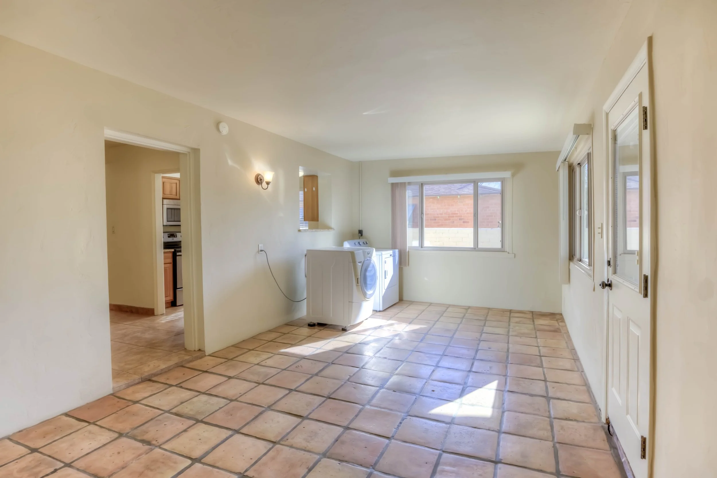 14 Family Room photo a.jpg