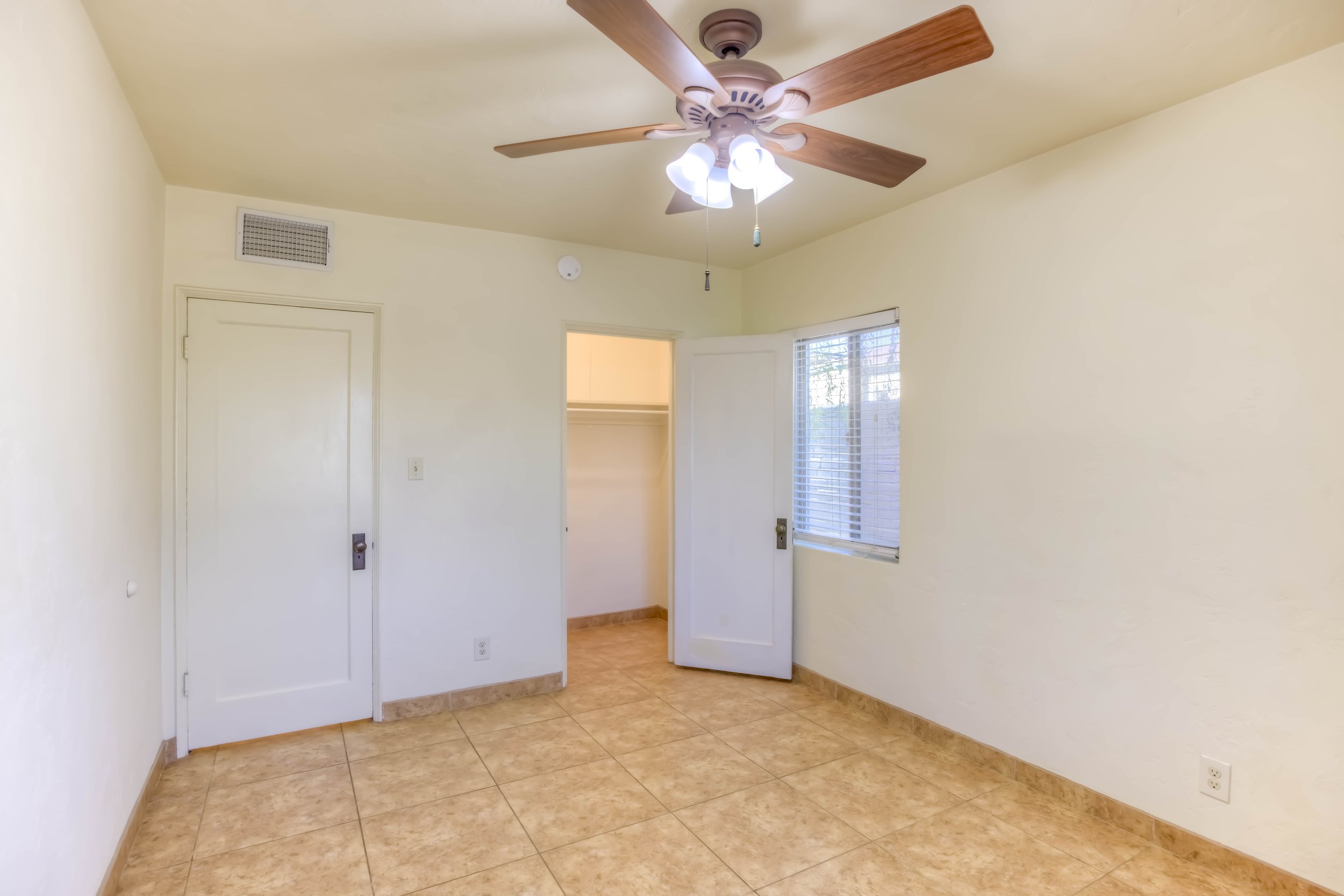 17 Bedroom 1 photo b.jpg