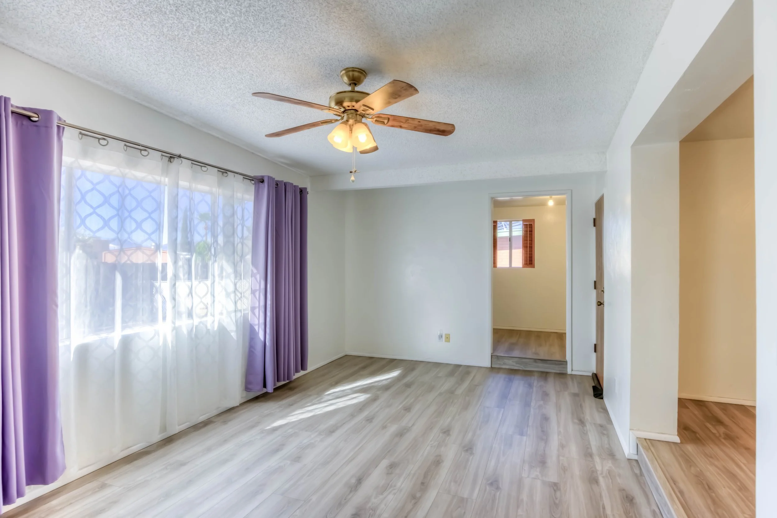 17 Family Room photo b.jpg