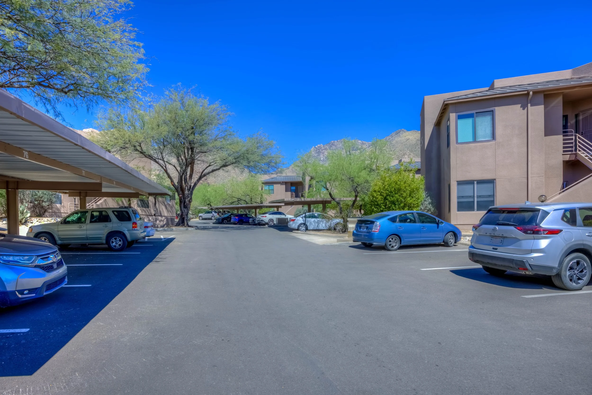 2 Exterior photo b.jpg