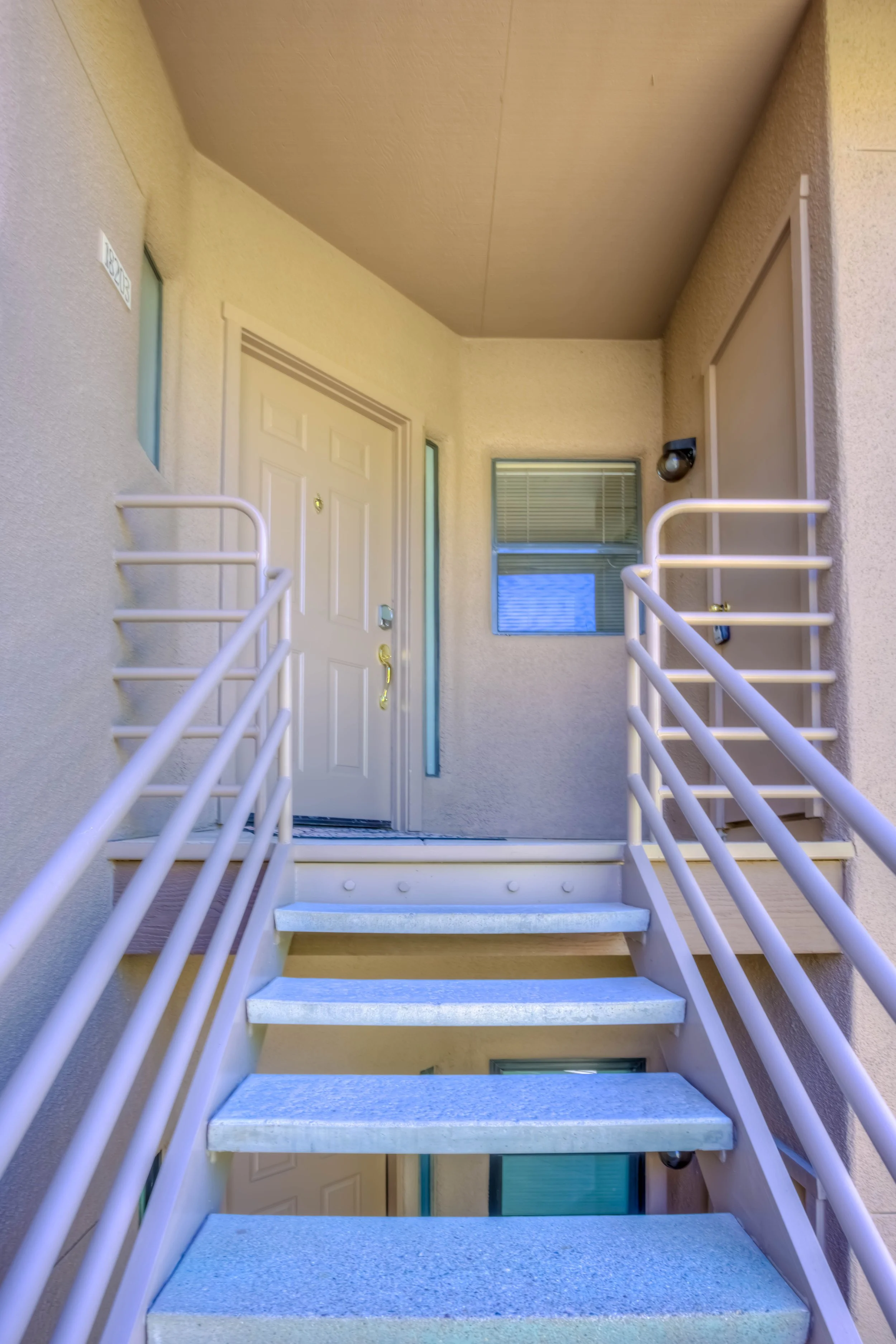 6 Exterior photo f.jpg