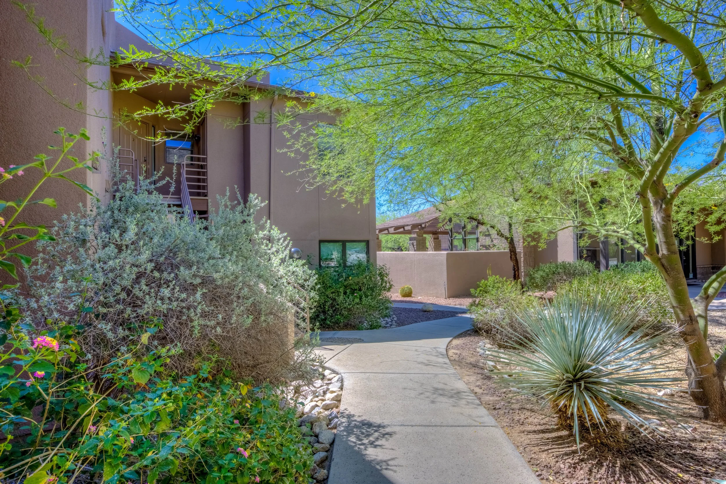 5 Exterior photo e.jpg