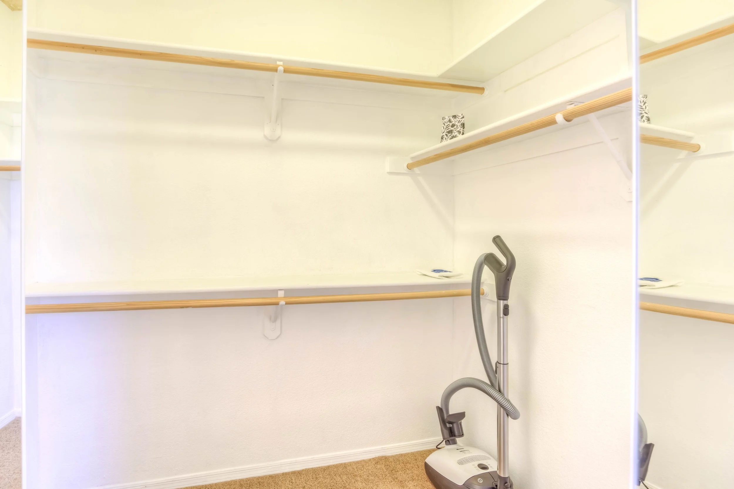 20 Main Bedroom Closet.jpg