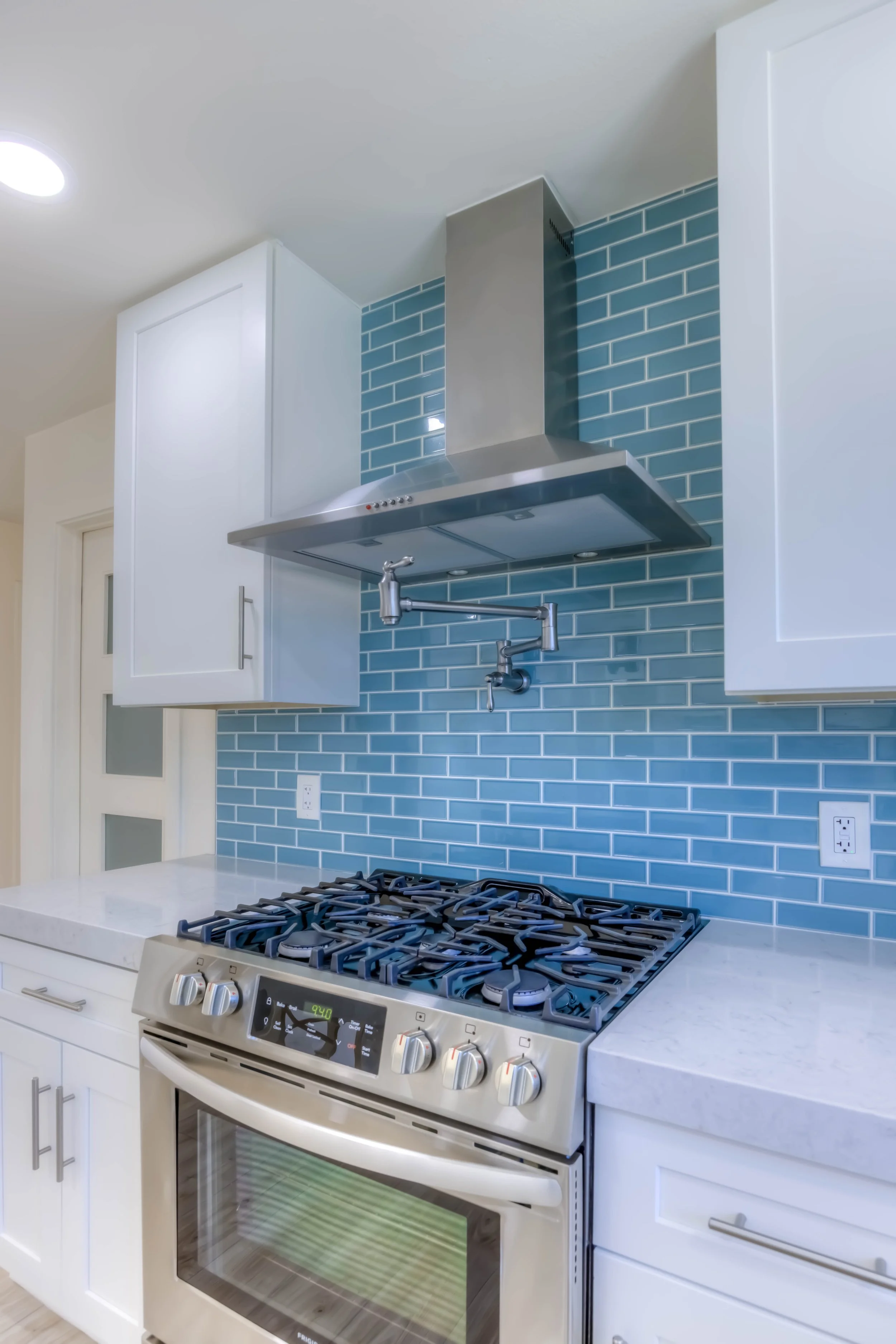 18 Kitchen photo g.jpg