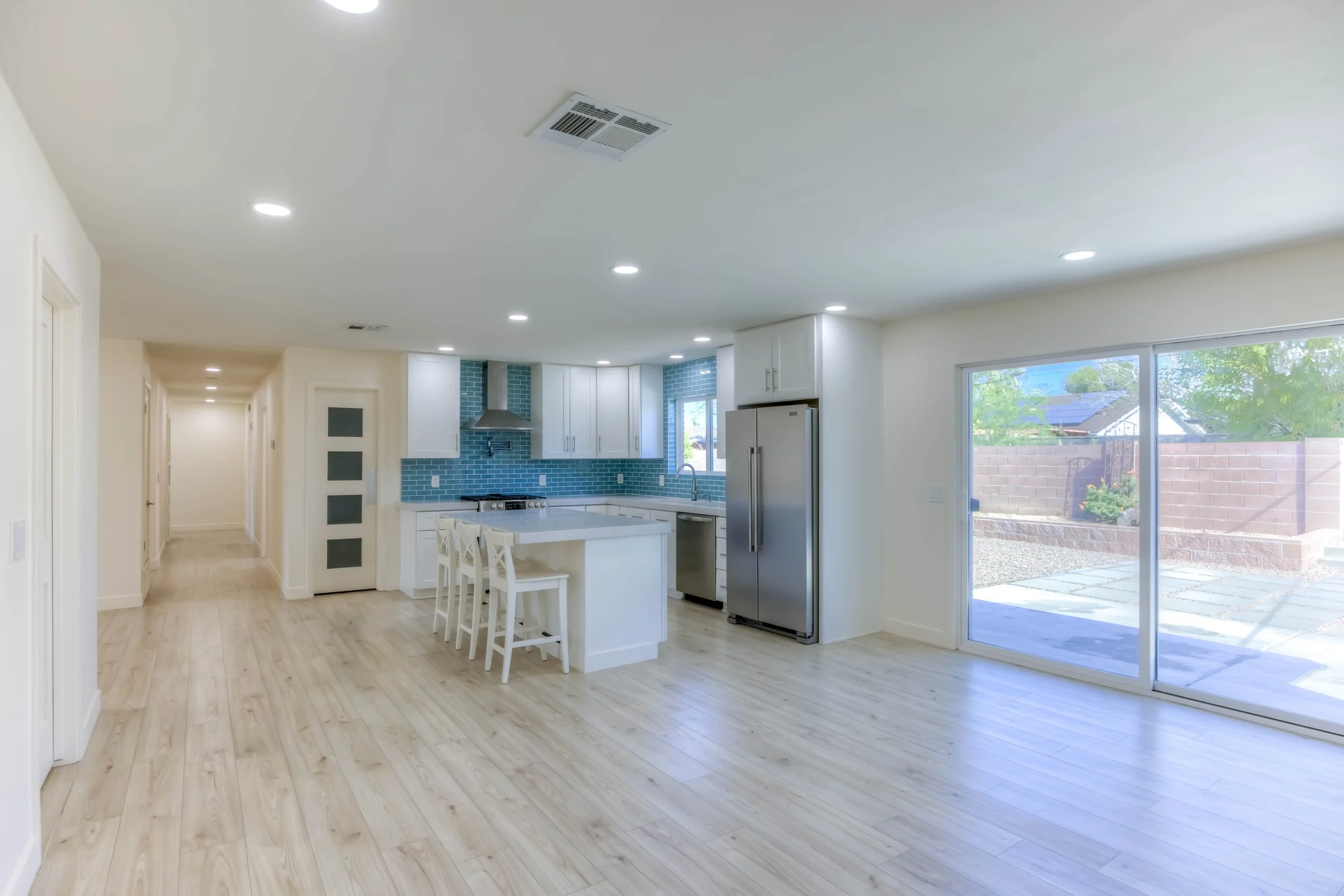 21 Family Room photo b.jpg