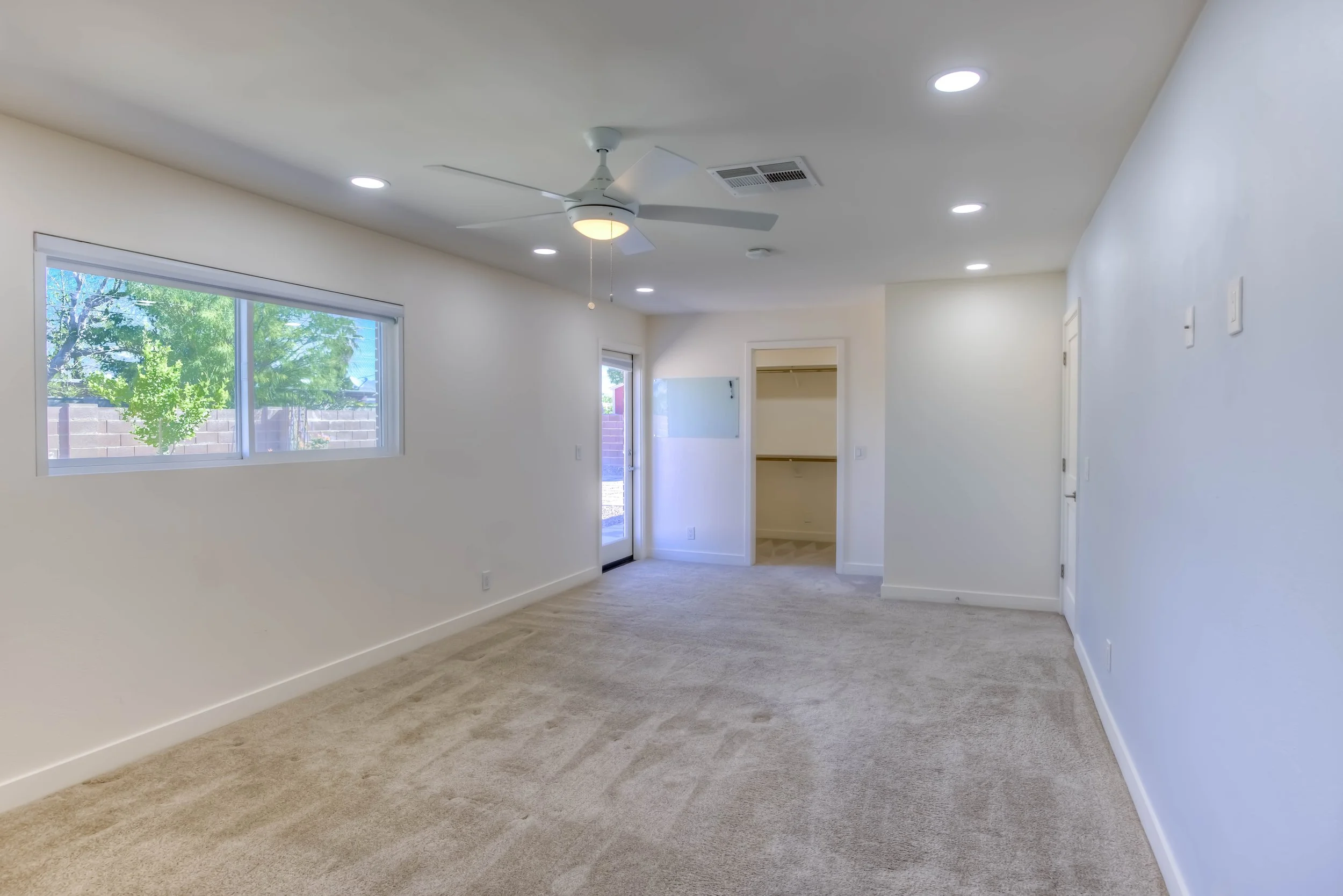 27 Main Bedroom photo b.jpg