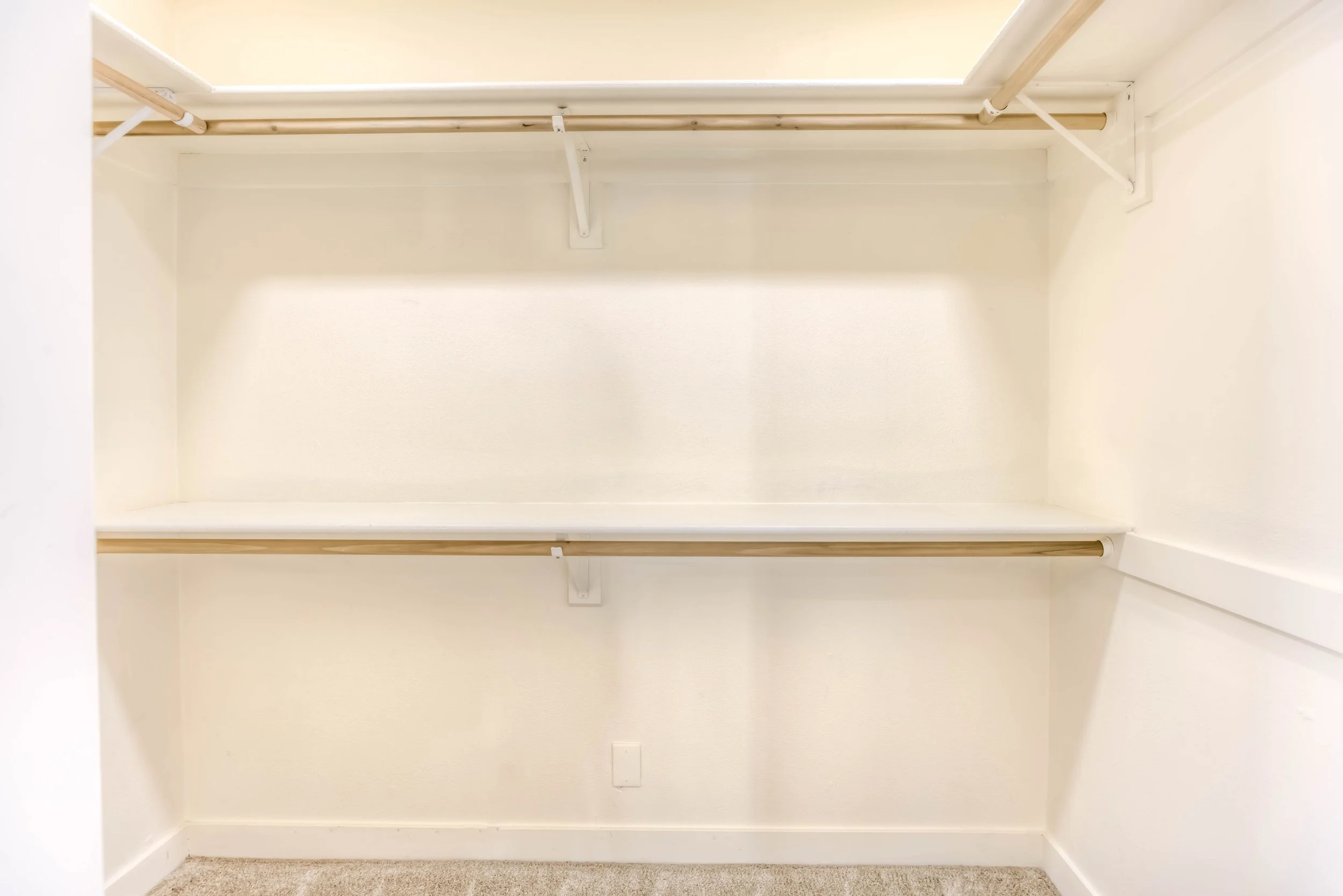 28 Main Bedroom Closet.jpg