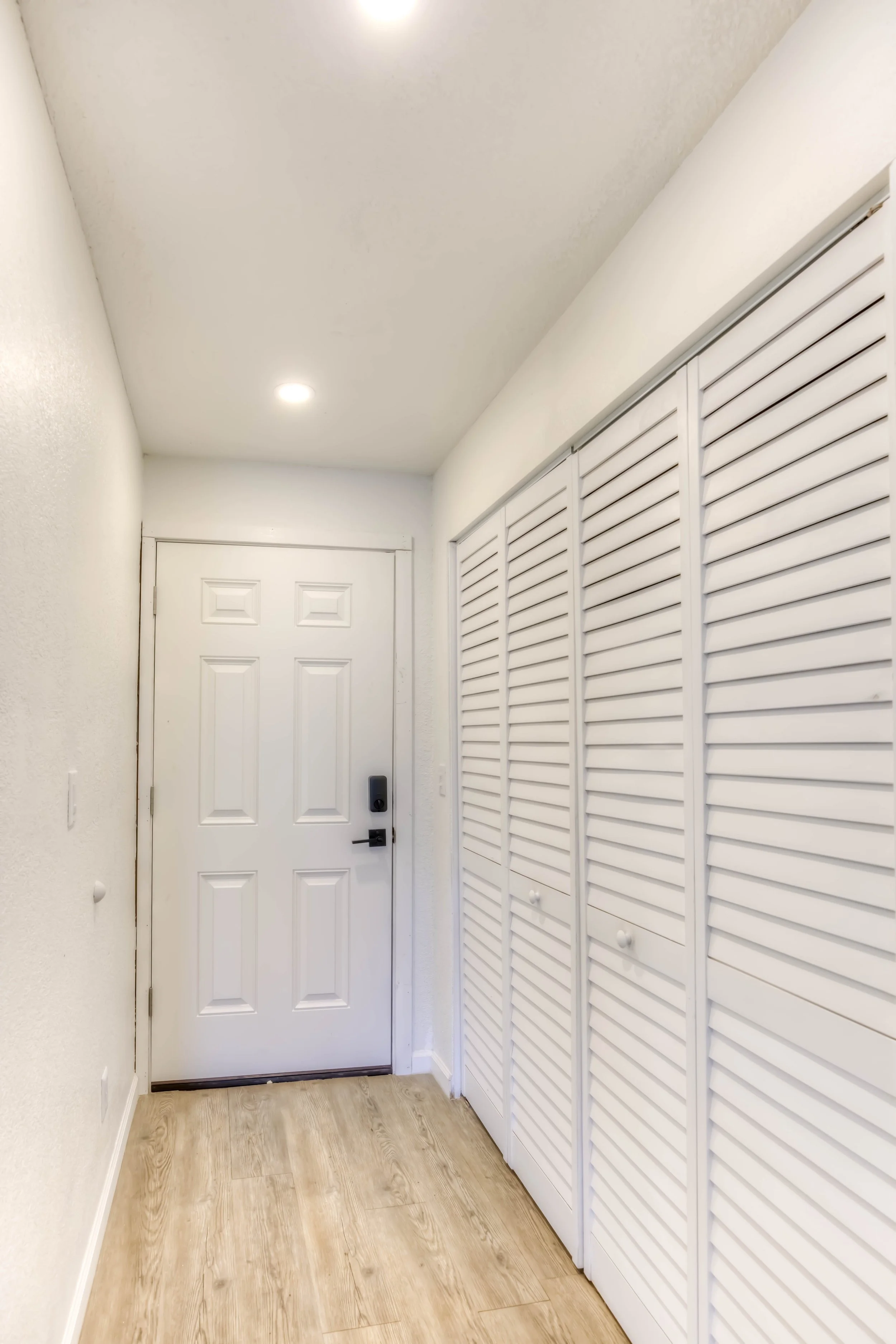 8 Interior Entrance.jpg