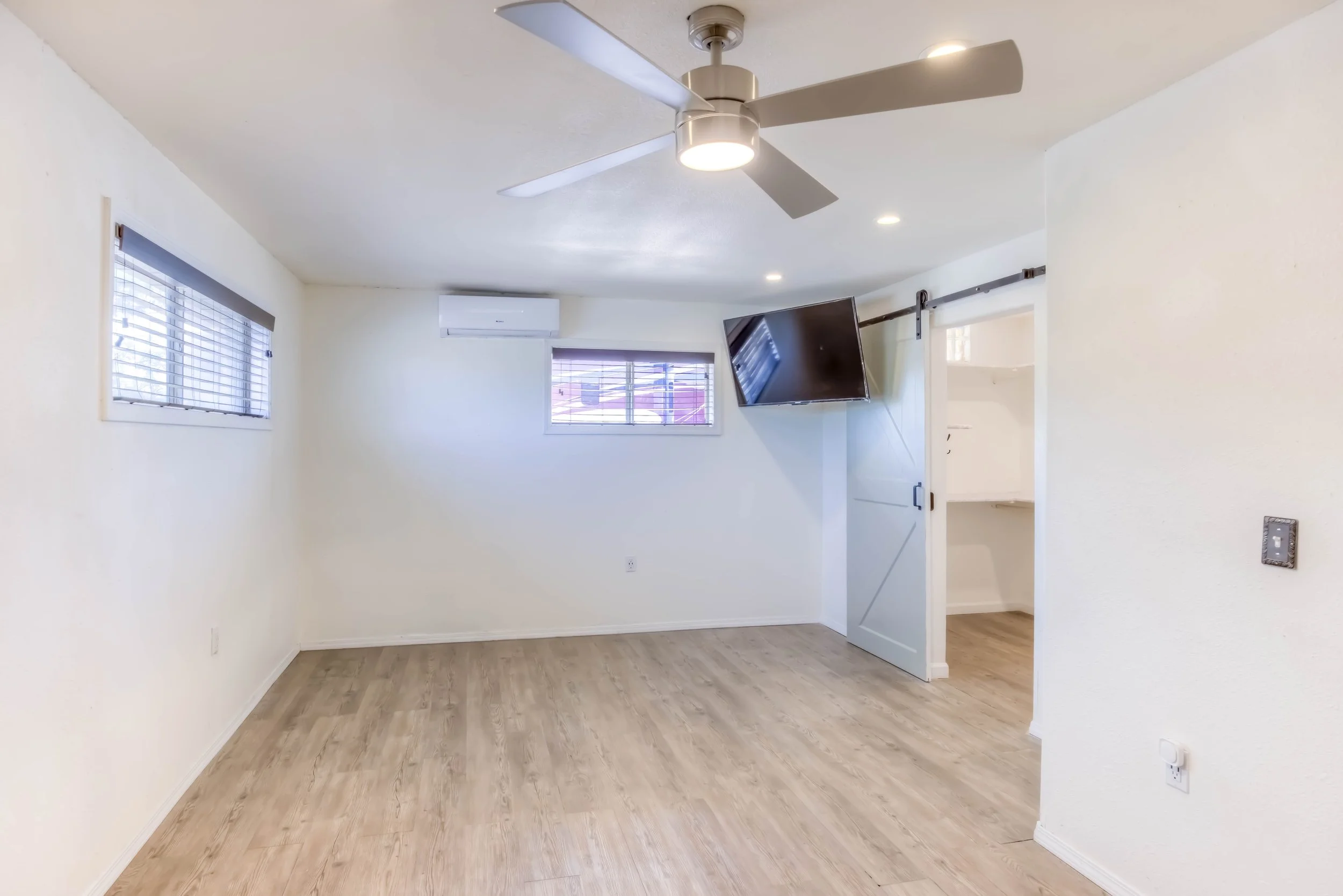 11 Bedroom 1 photo c.jpg