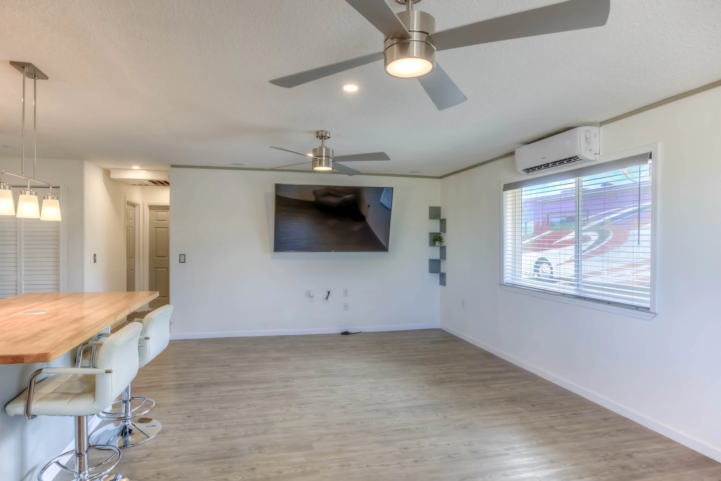 19 Living Room photo b.jpg