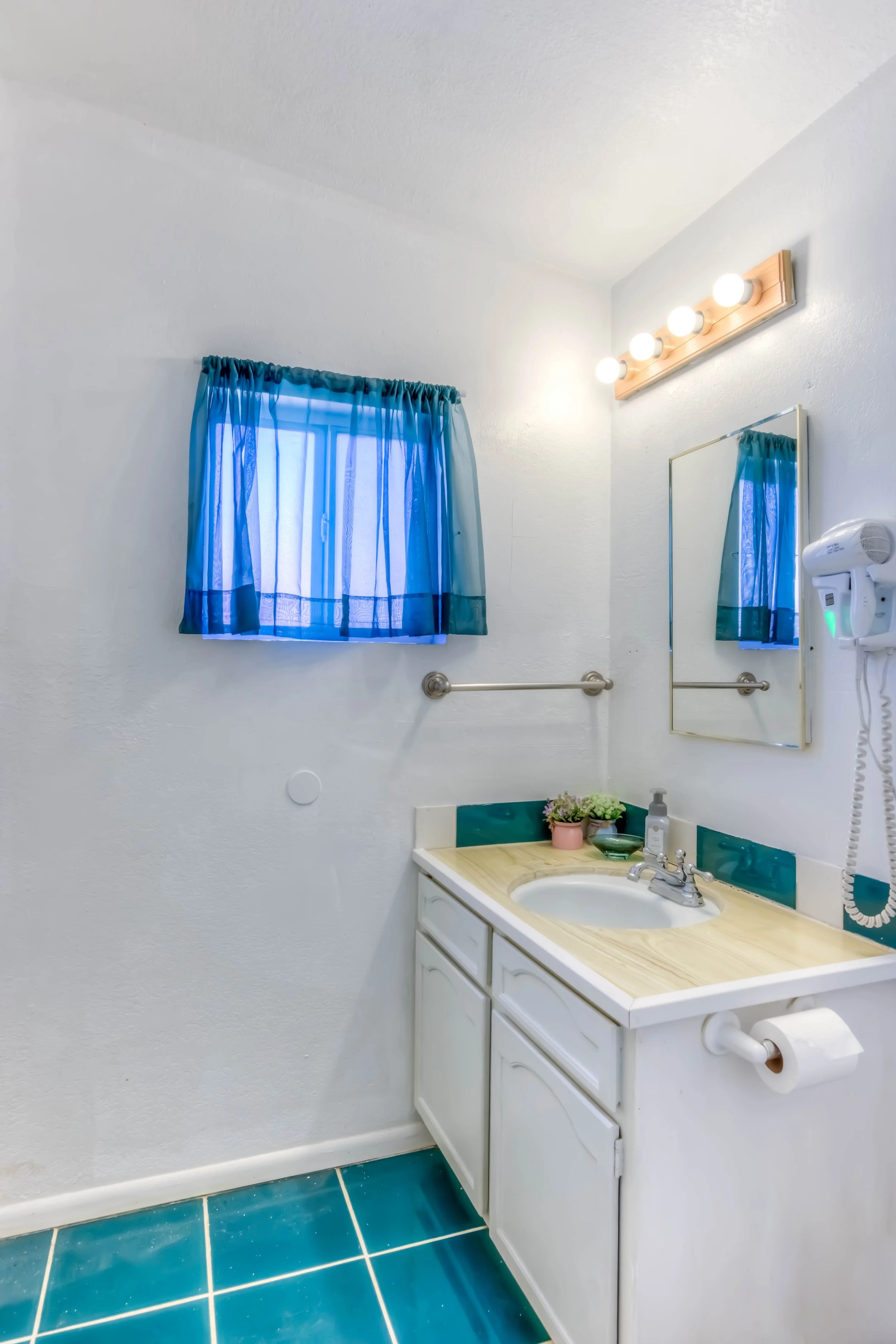 29 Bedroom 3 photo a.jpg