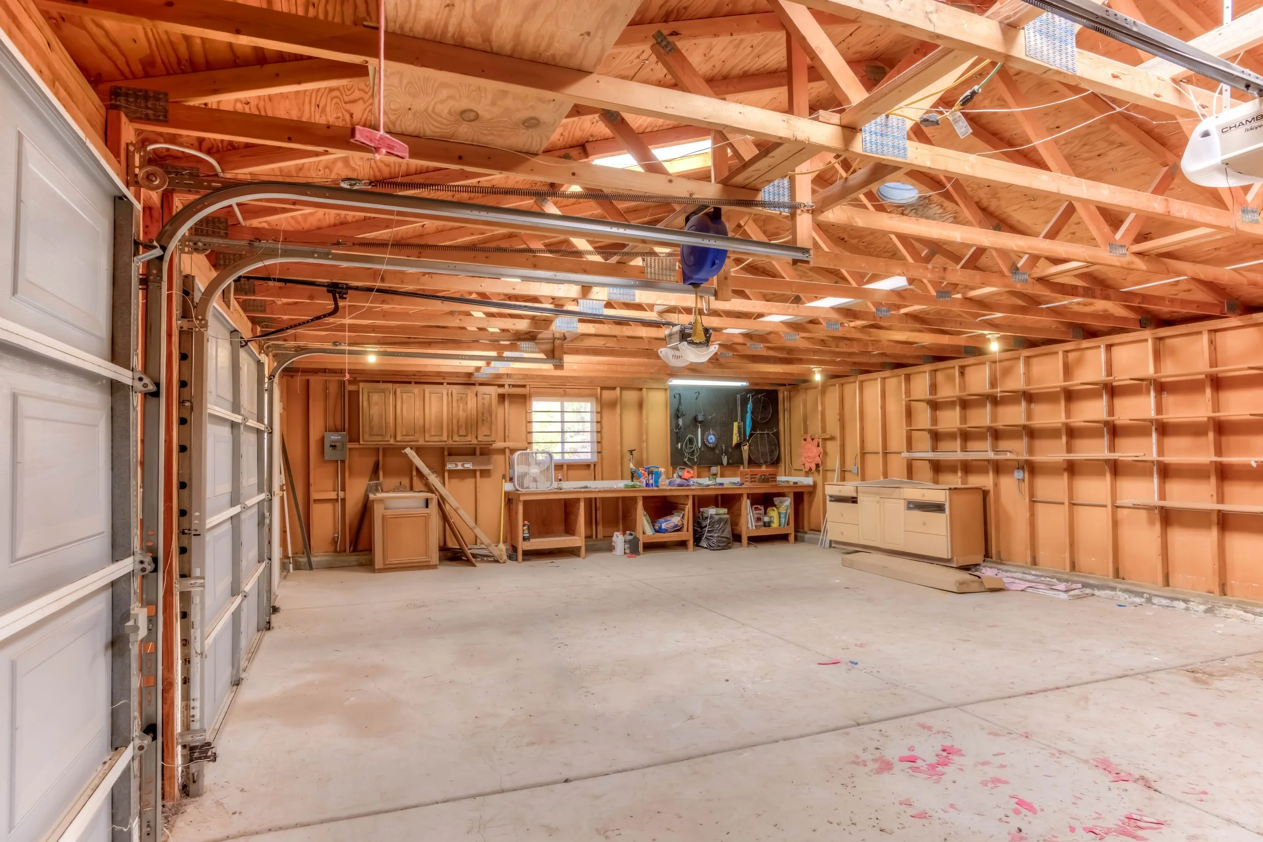 26 Garage Interior photo a.jpg