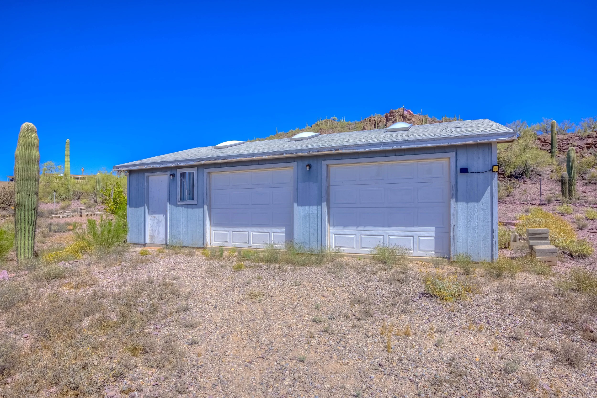 25 Garage photo a.jpg