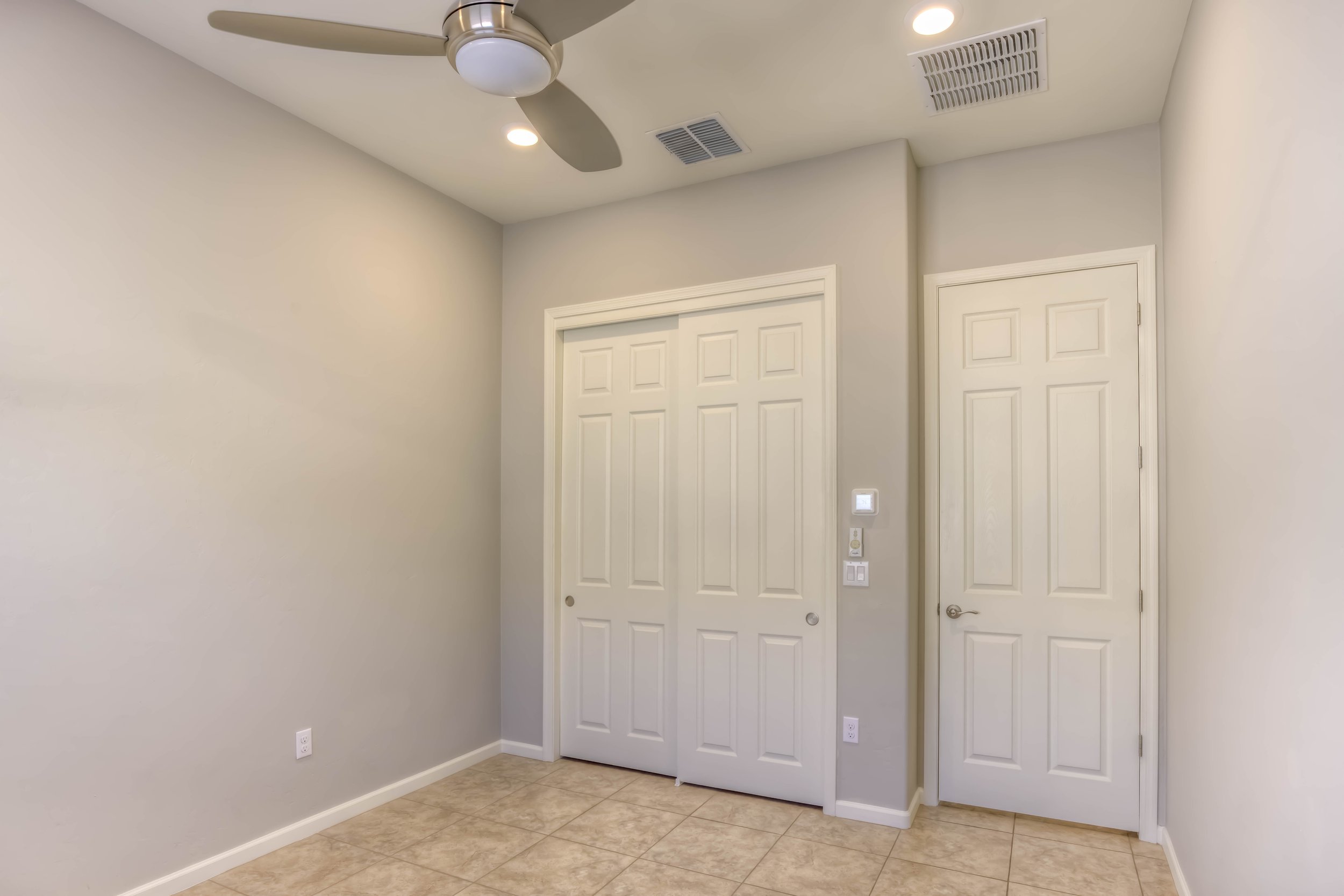 20 Bedroom 1 photo b.jpg