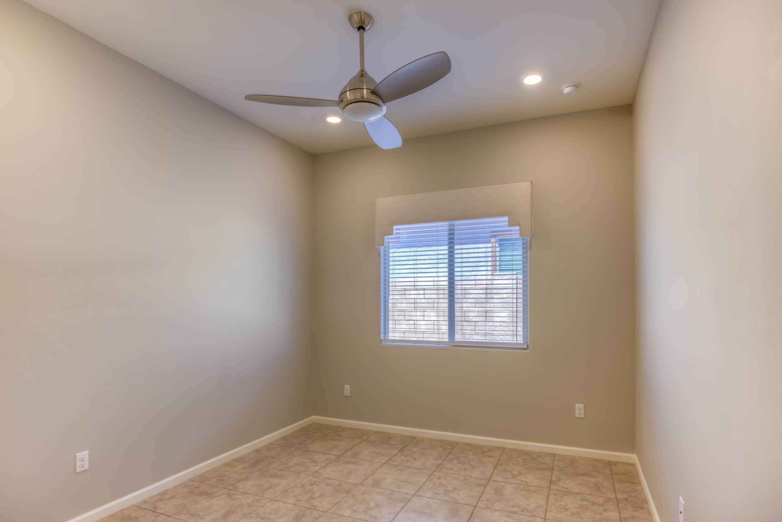 21 Bedroom 2 photo a.jpg