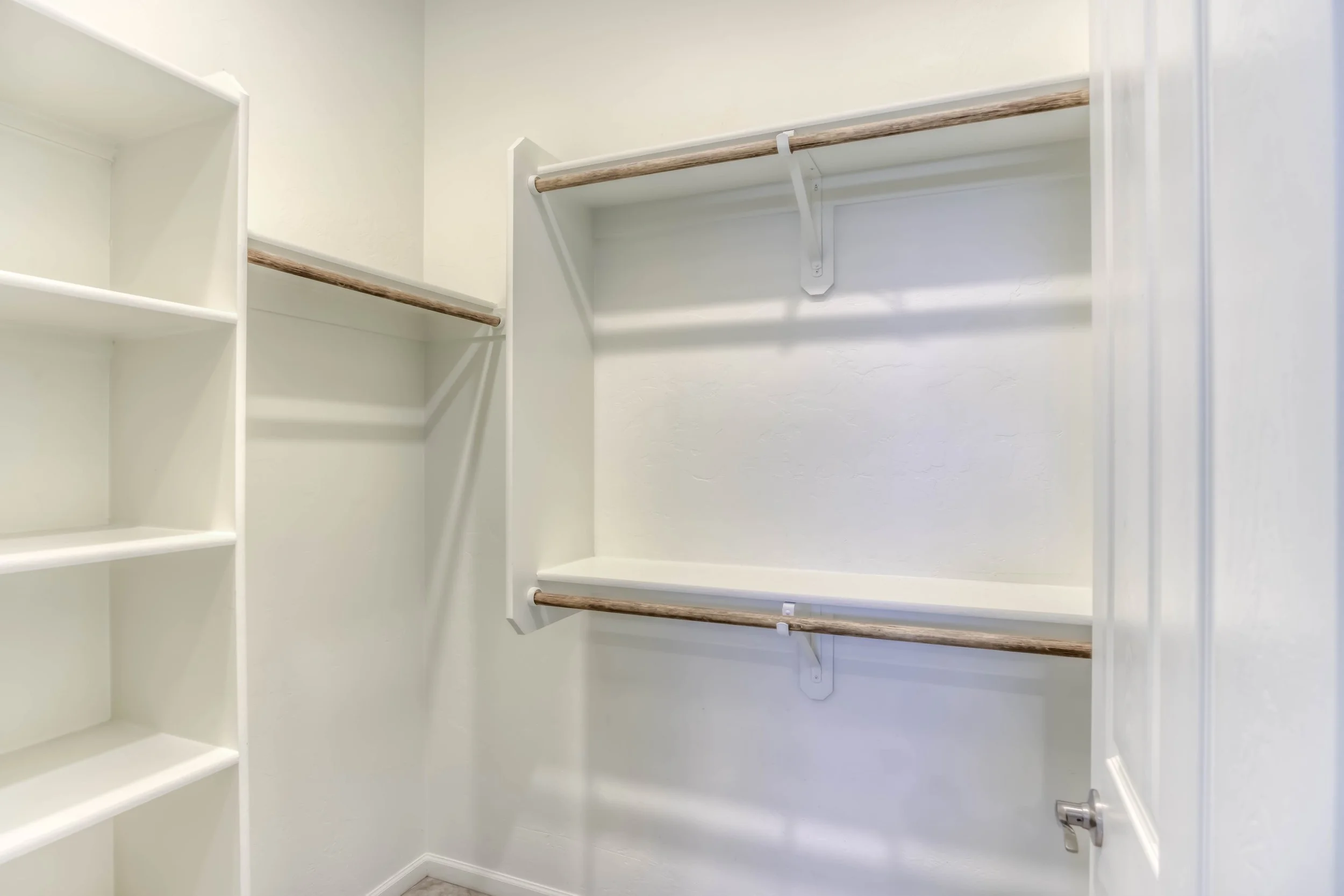 24 Main Bedroom Closet 1.jpg