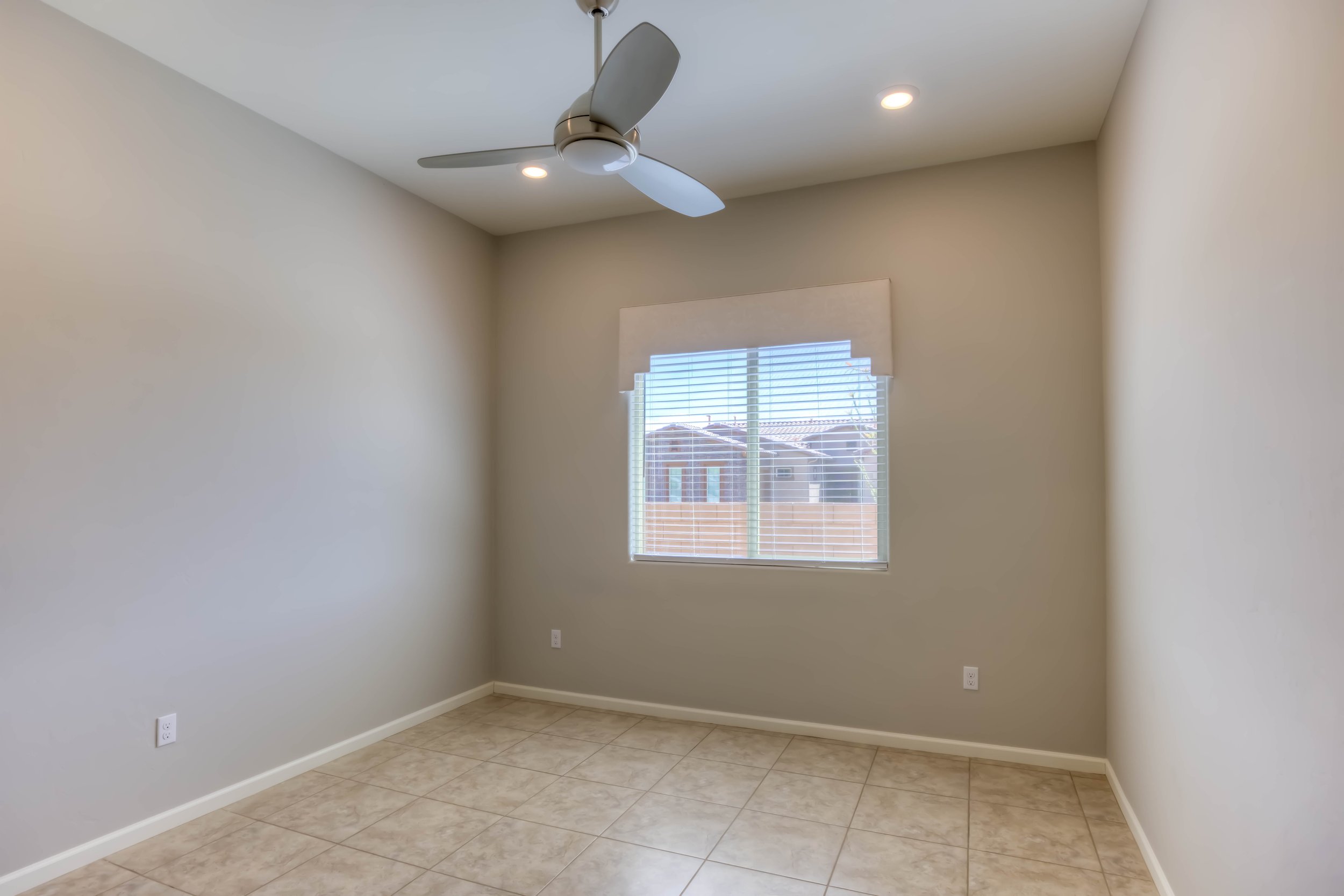 36 Guest Bedroom.jpg