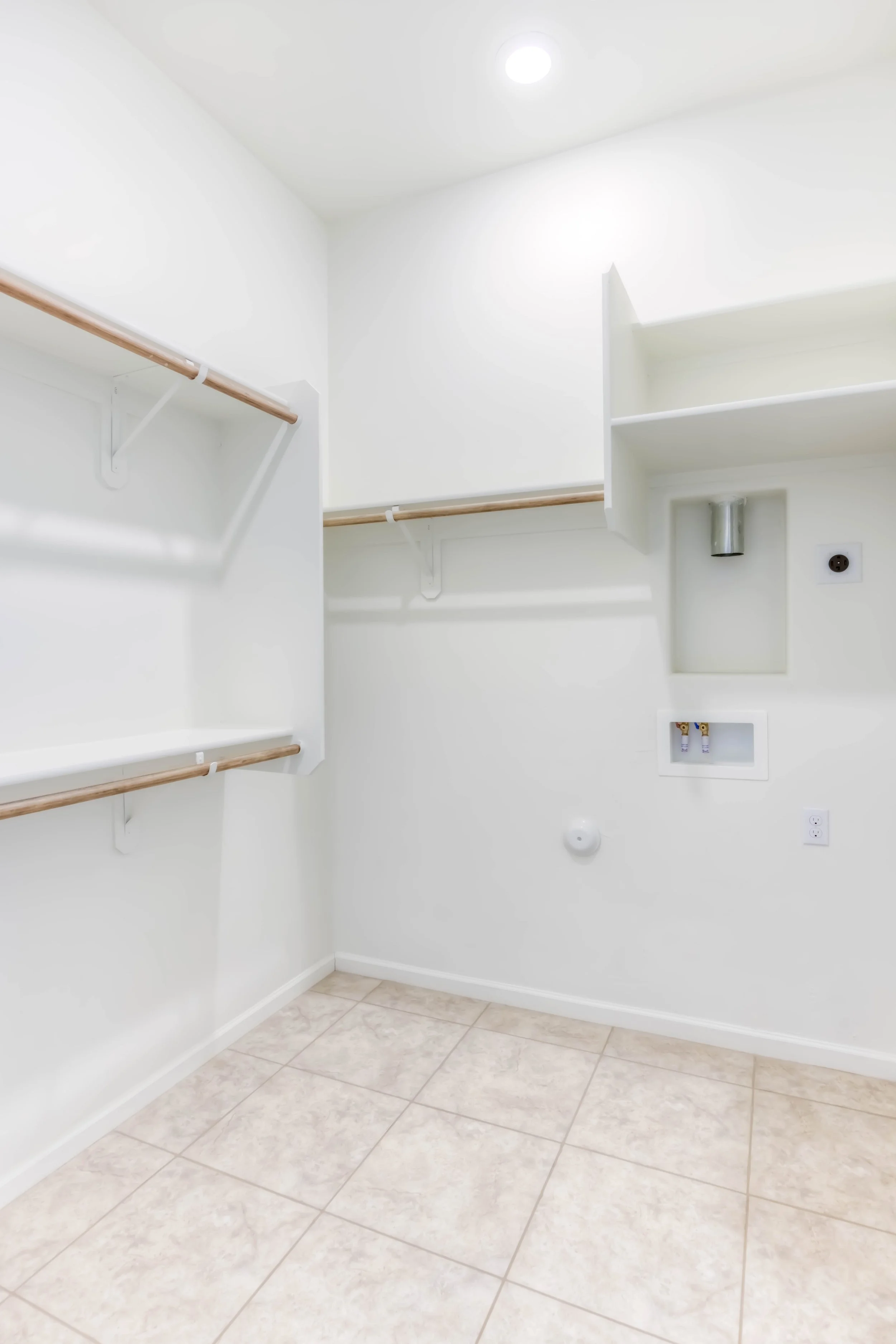 37 Guest Bedroom Closet.jpg