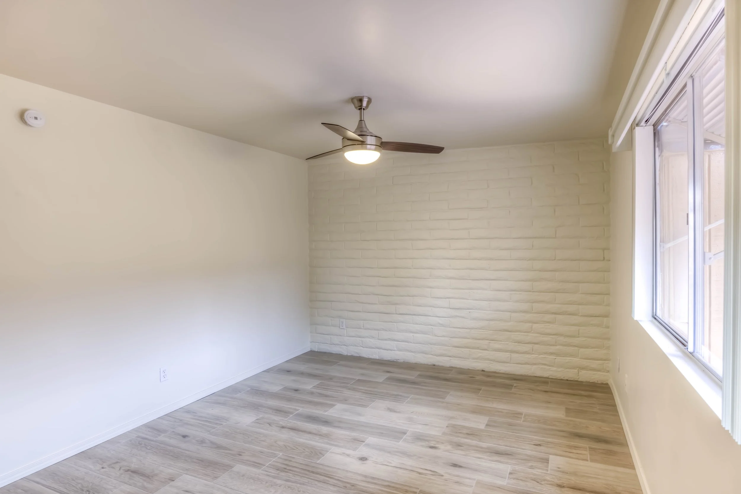 14 Bedroom 1 photo b.jpg