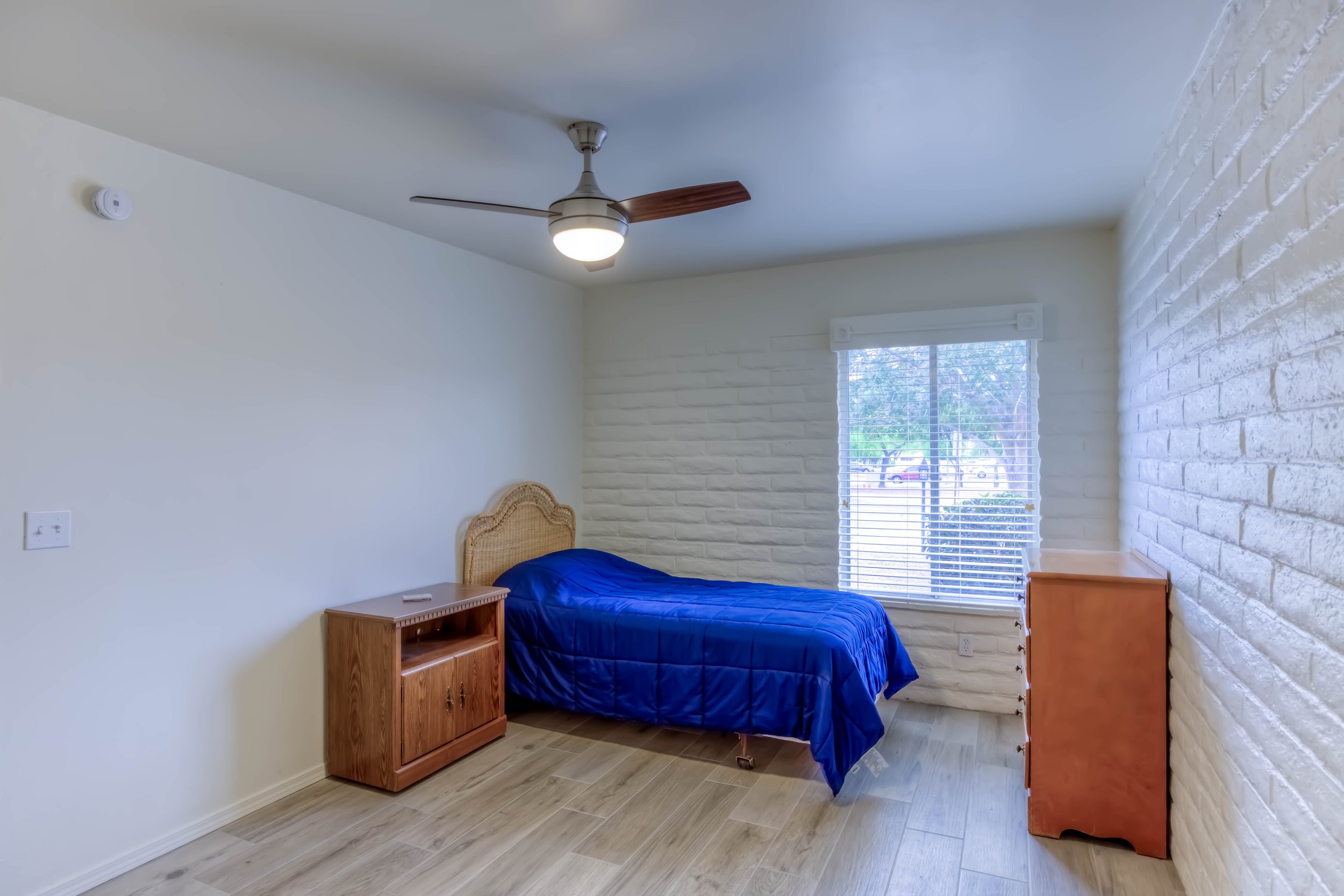 19 Bedroom 2 photo b.jpg