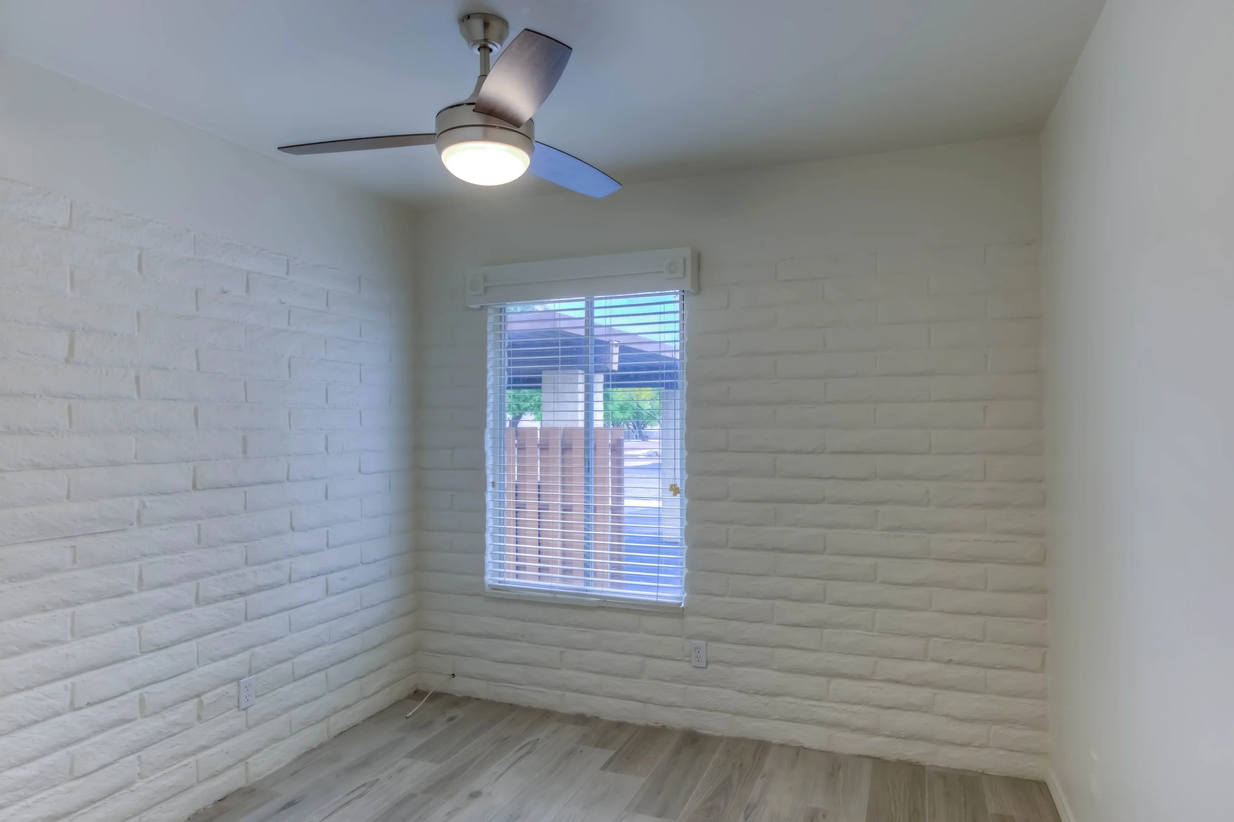 21 Bedroom 3 photo a.jpg