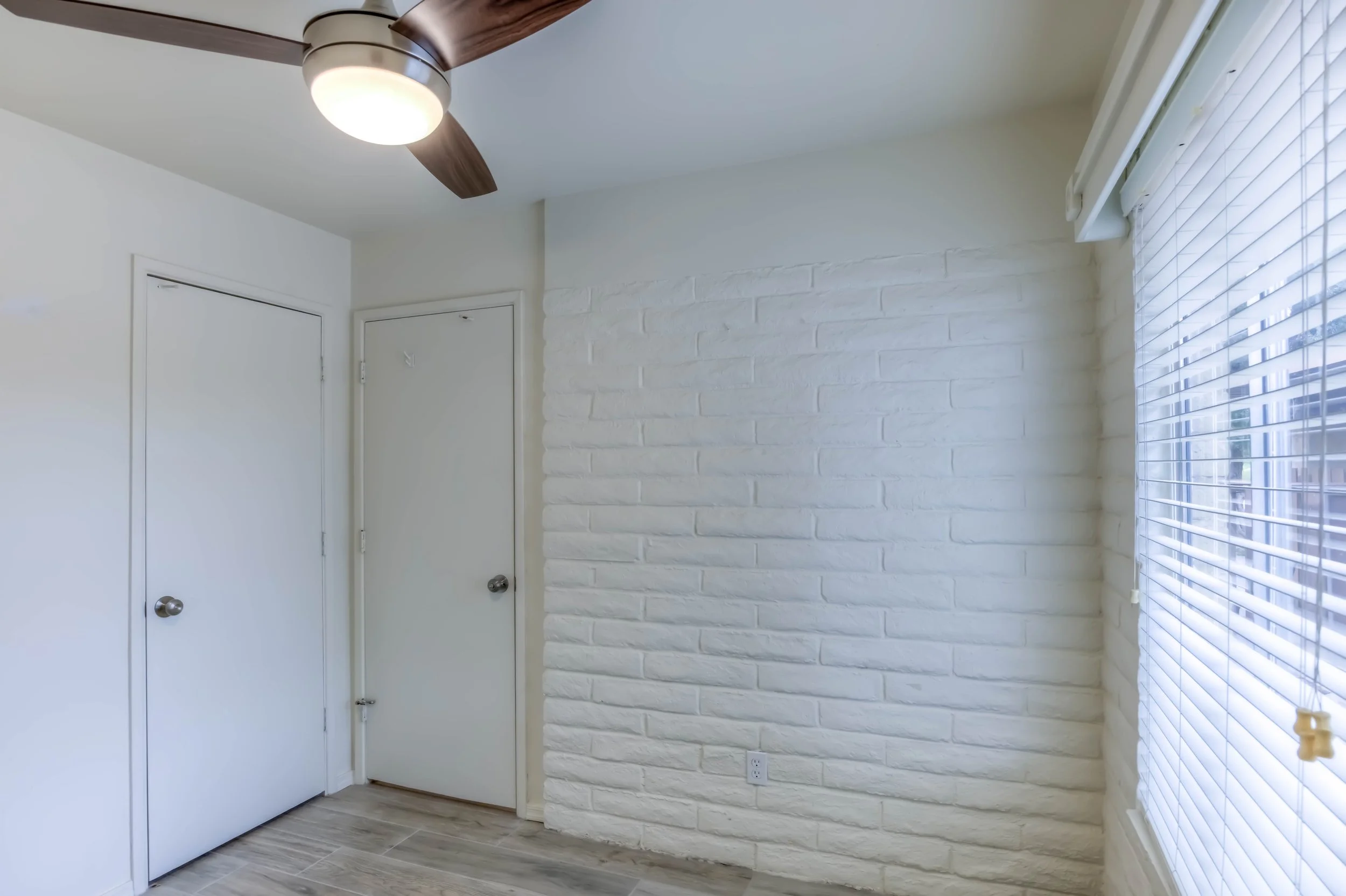 22 Bedroom 3 photo b.jpg