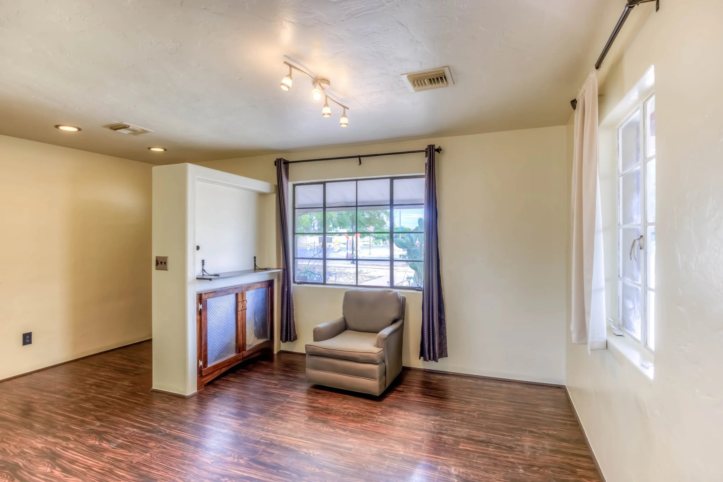 8 Living Room photo b.jpg