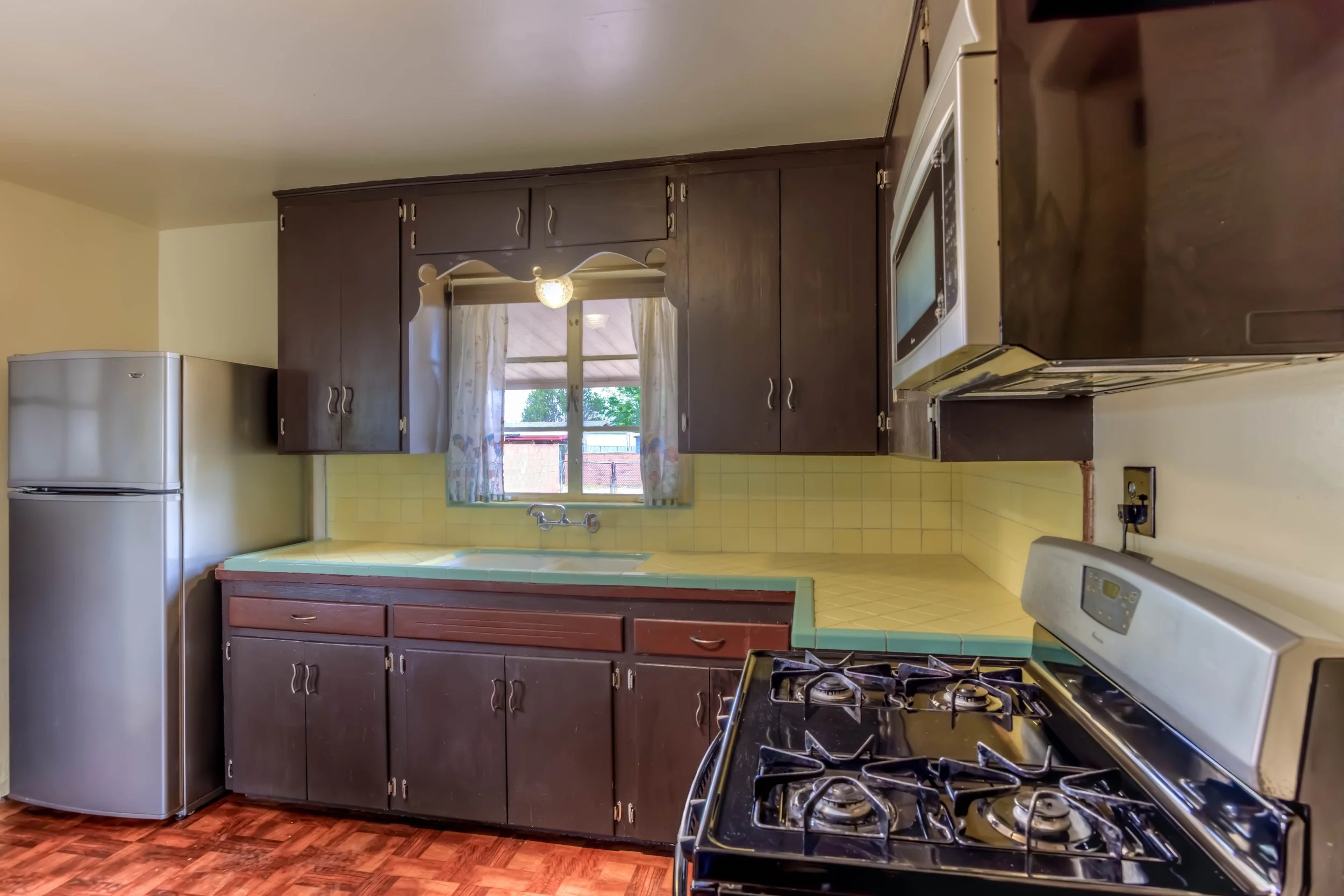 12 Kitchen photo .jpg