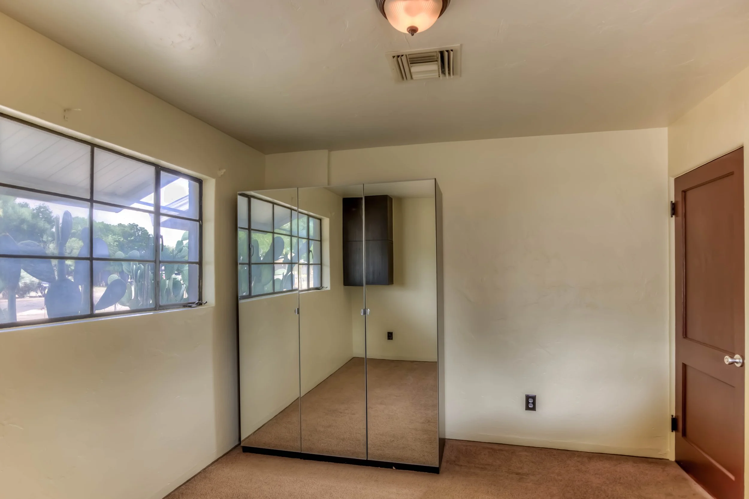 15 Bedroom 1 photo b.jpg