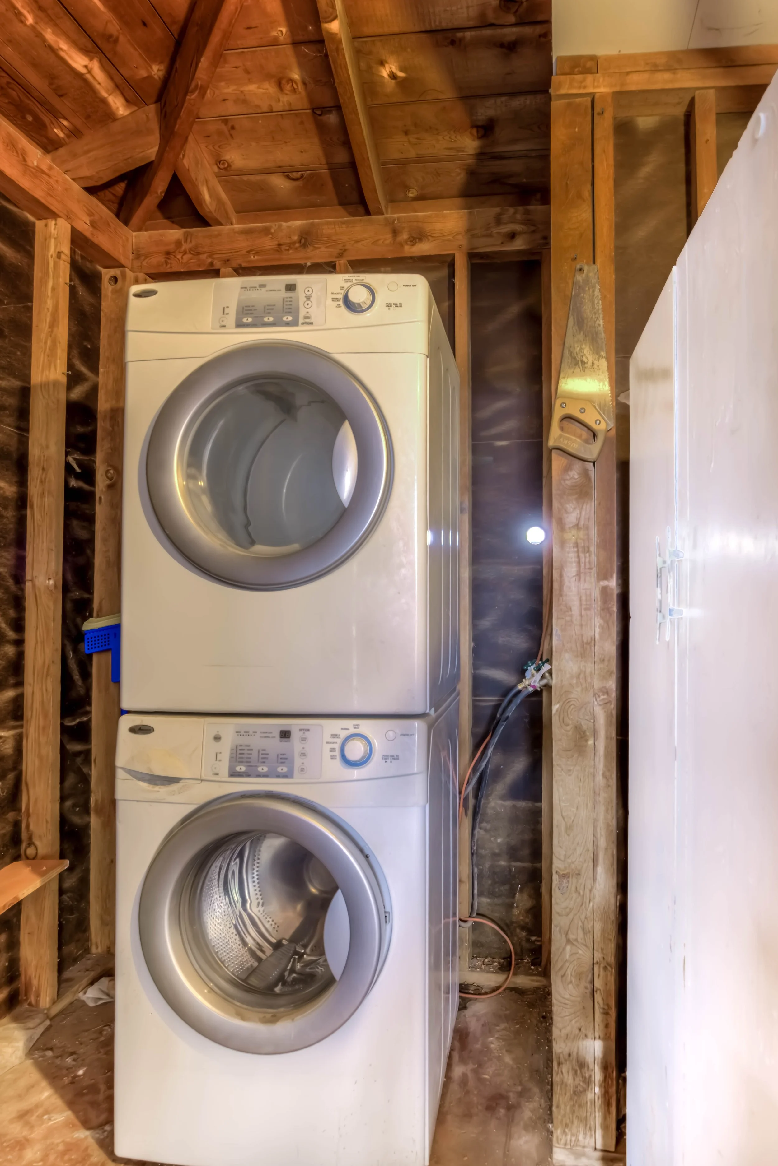 28 Laundry:Storage.jpg