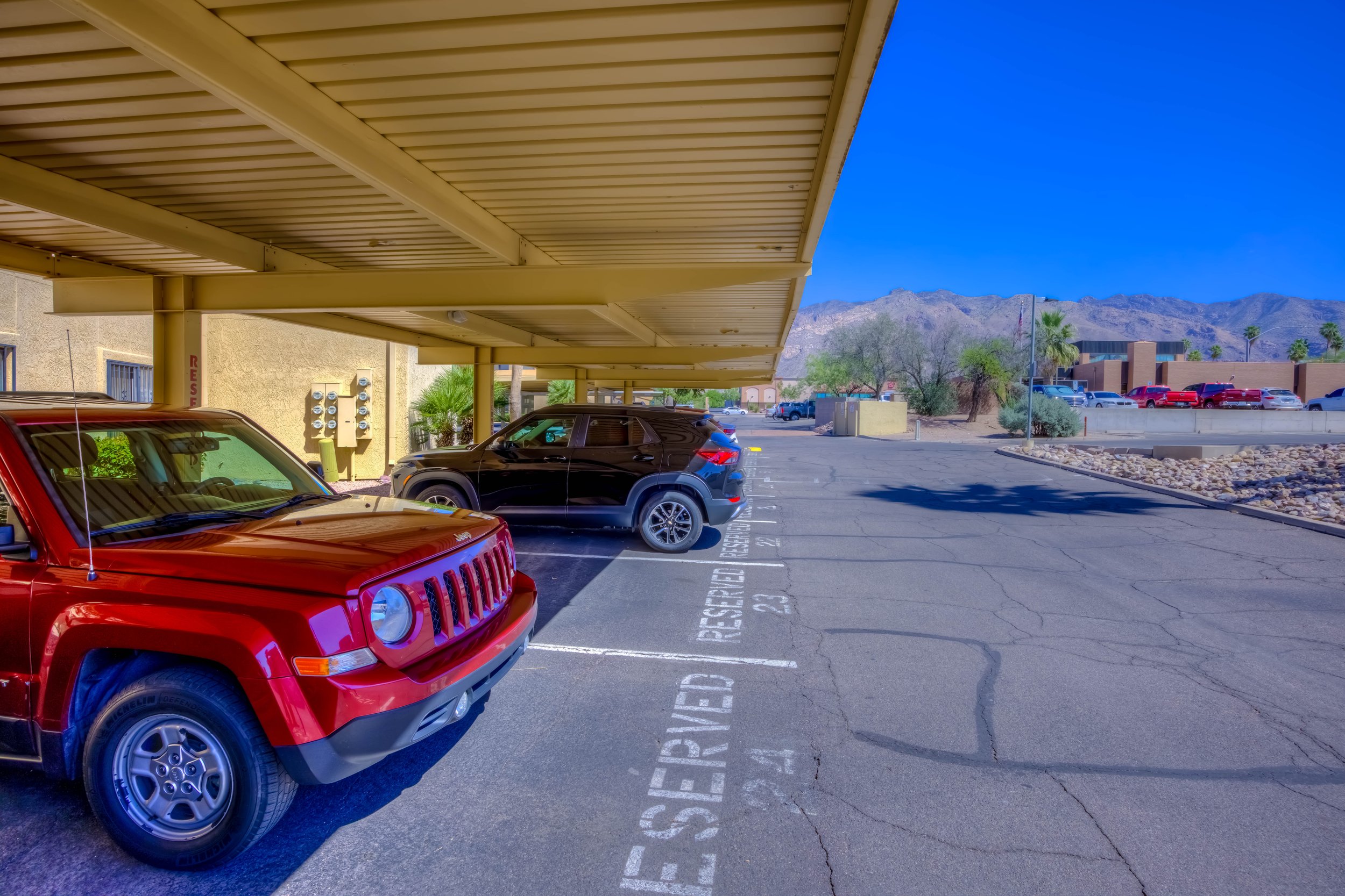 2 Exterior photo b.jpg