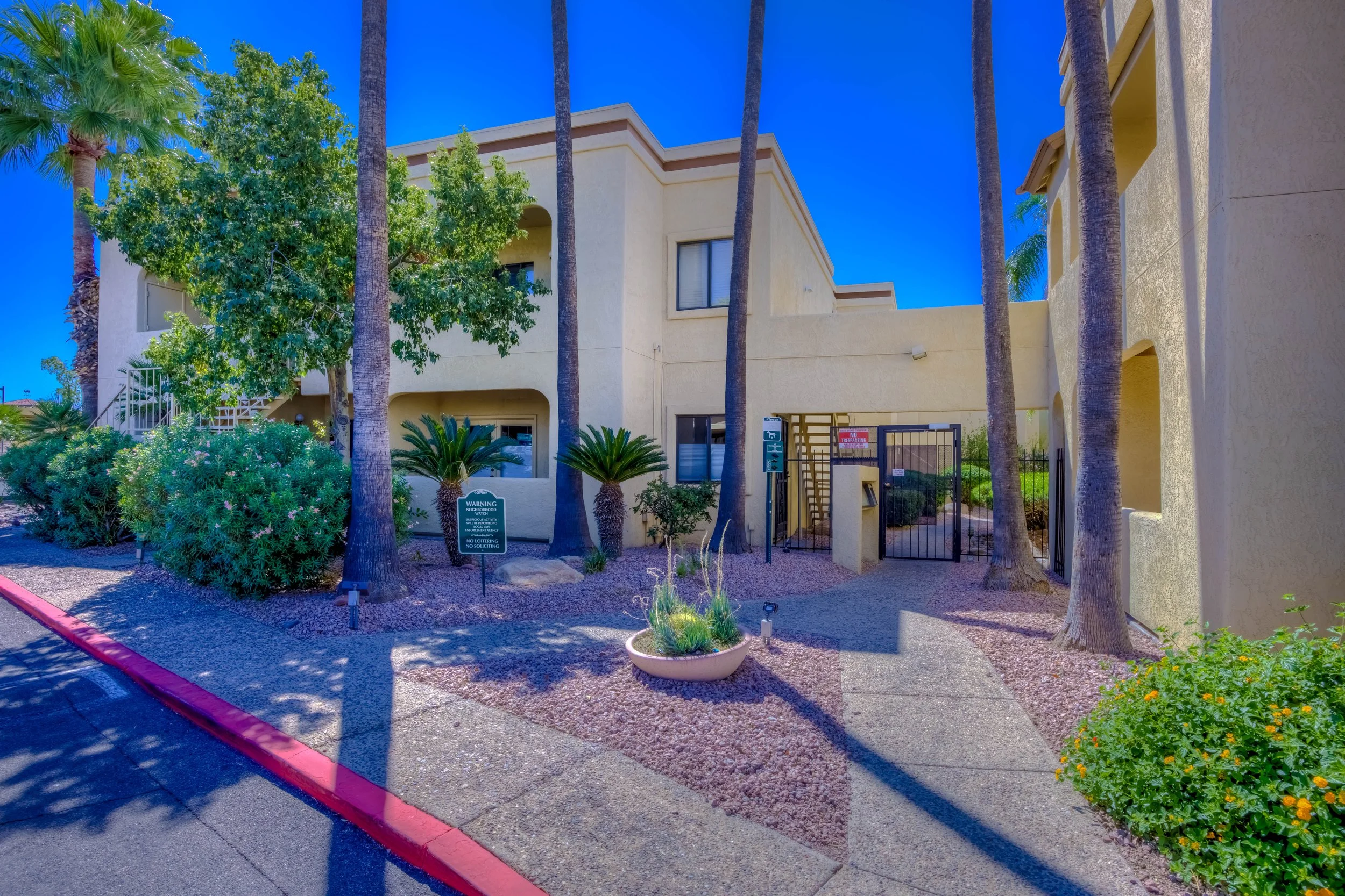 5 Exterior photo e.jpg