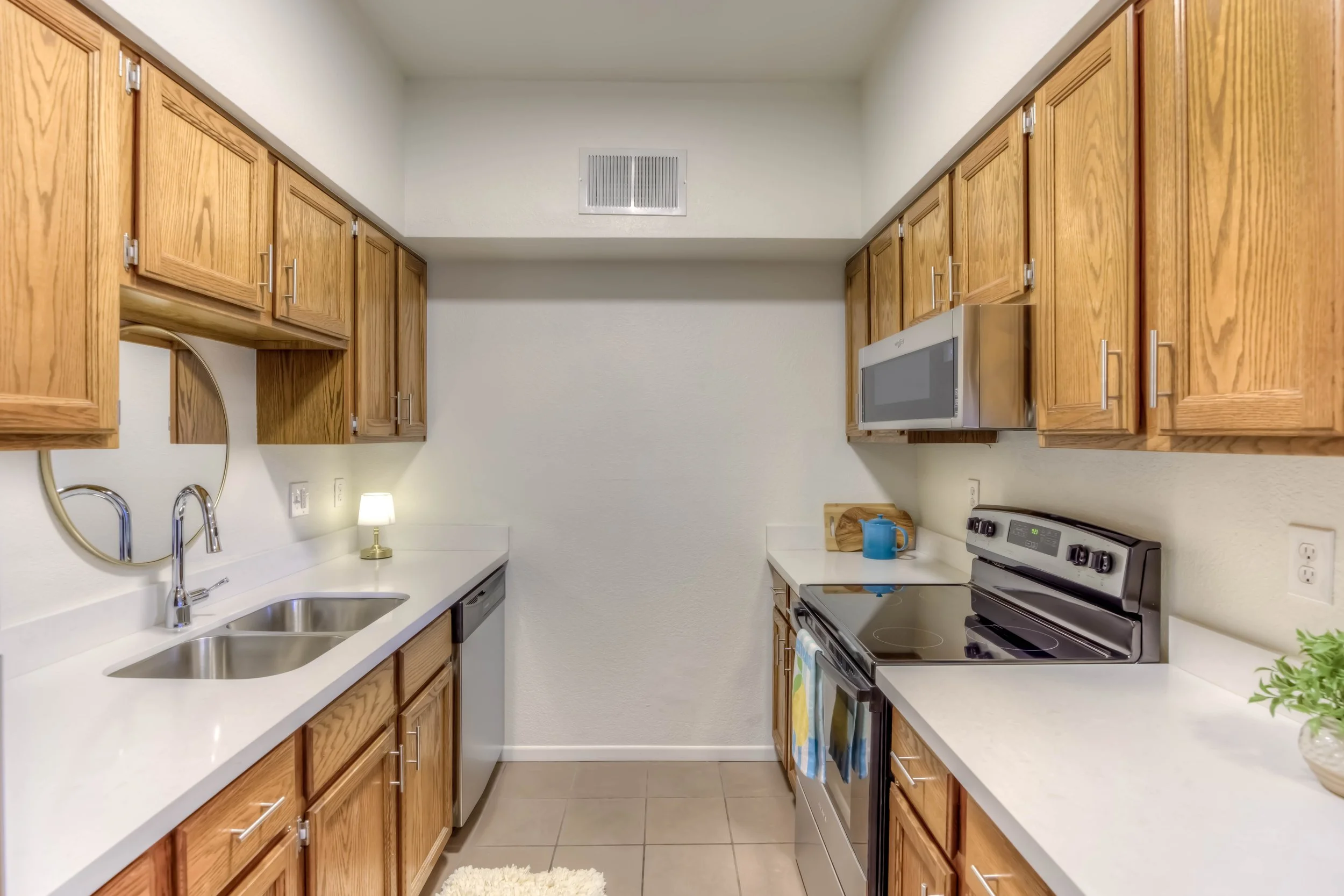 20 Kitchen photo d.jpg