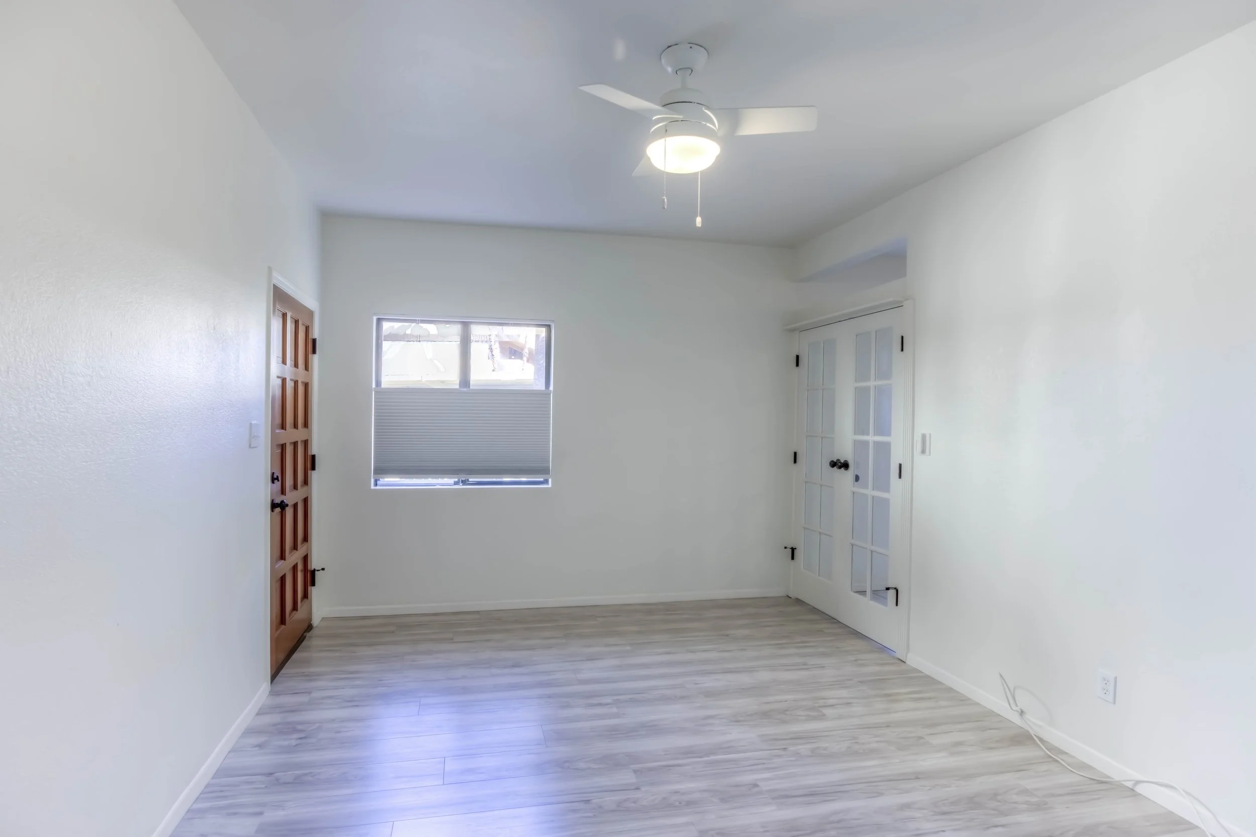 22 Bedroom photo b.jpg