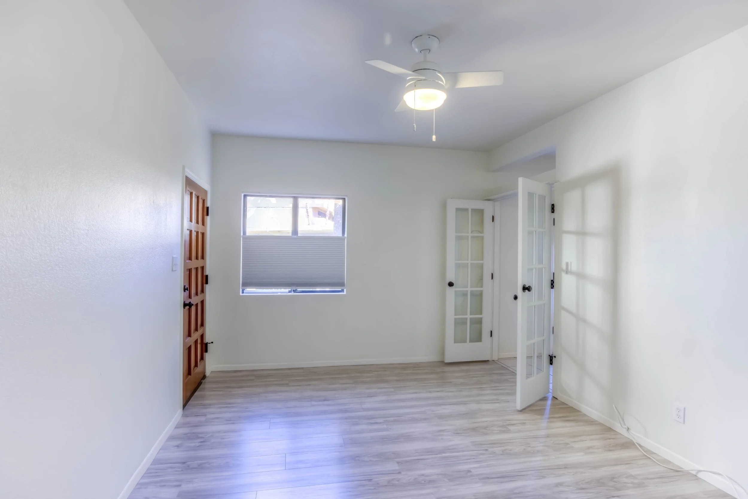 23 Bedroom photo c.jpg