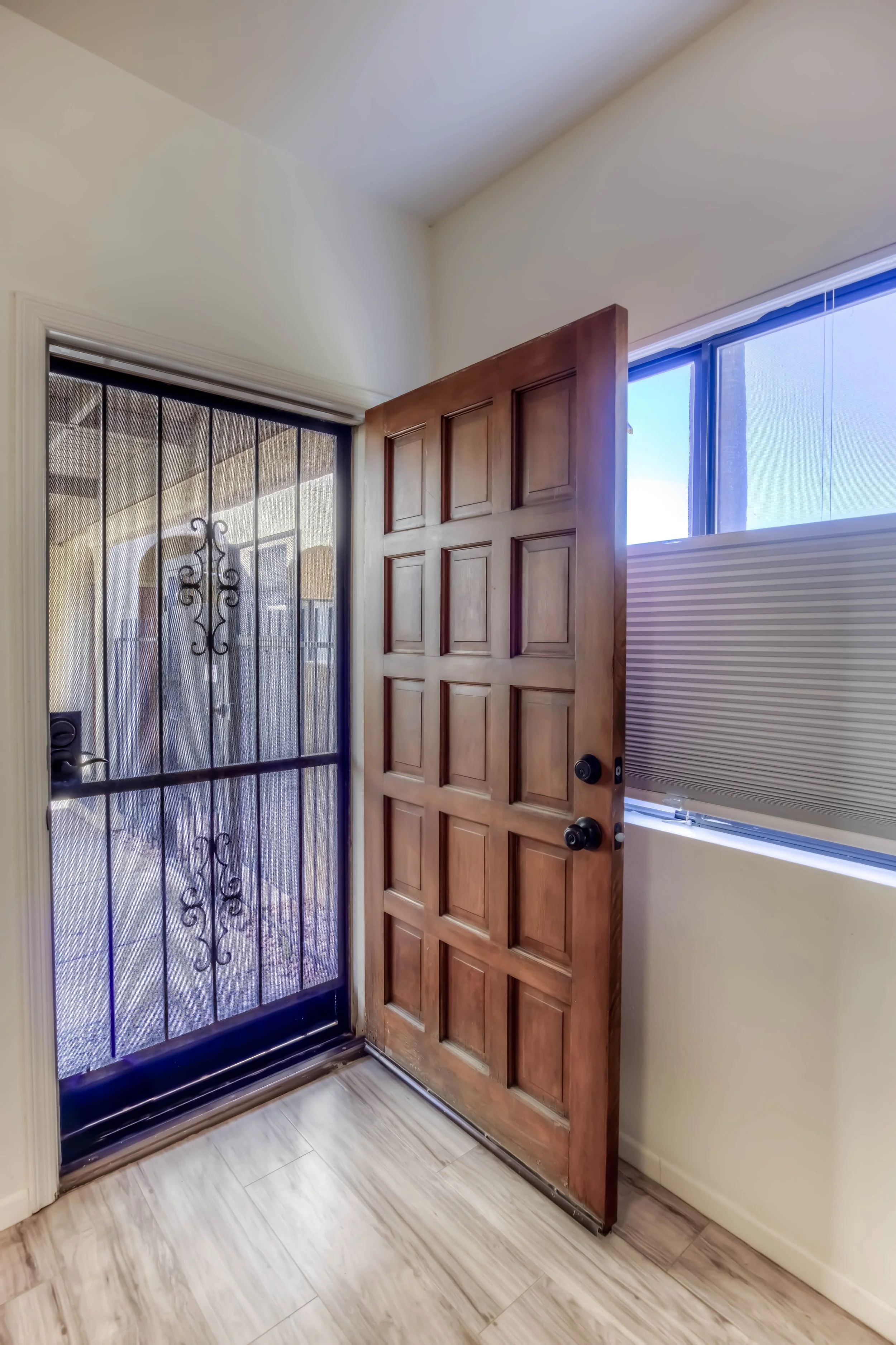 24 Bedroom photo d.jpg