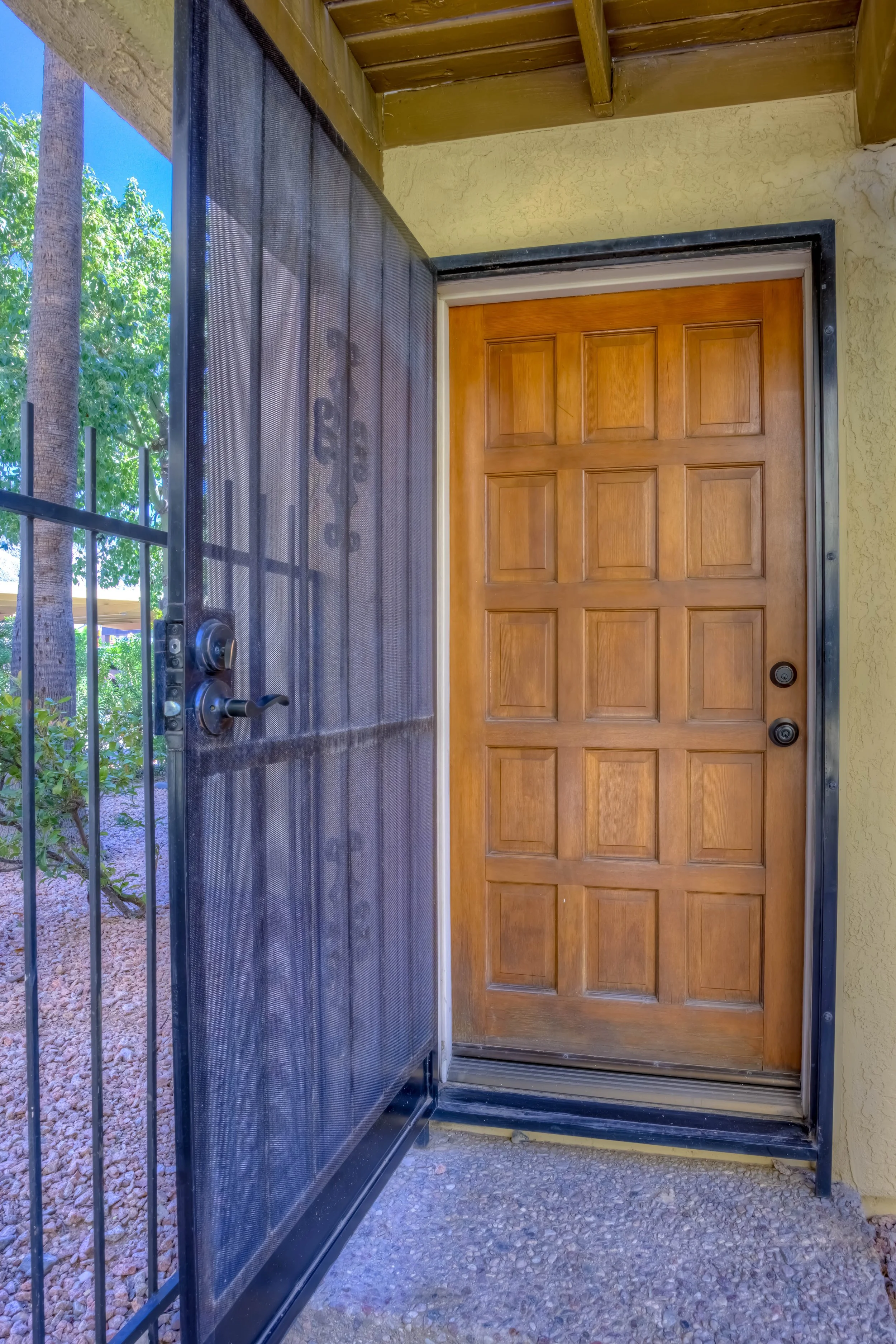 25 Bedroom photo e.jpg