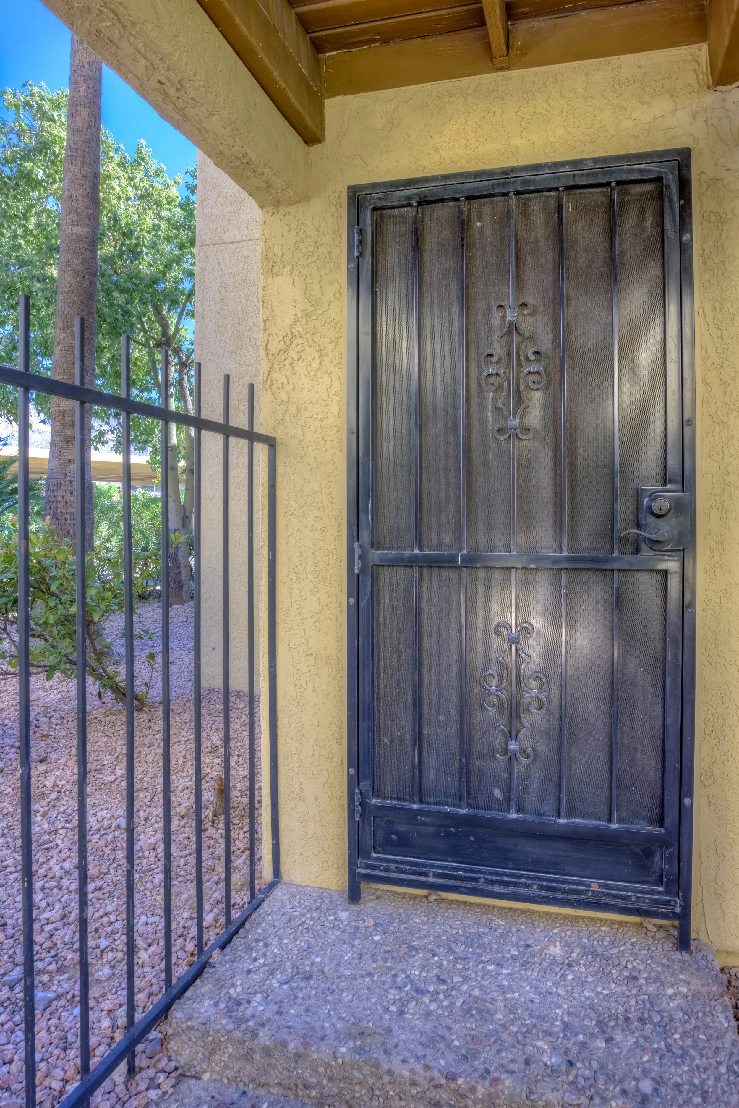 26 Bedroom photo f.jpg