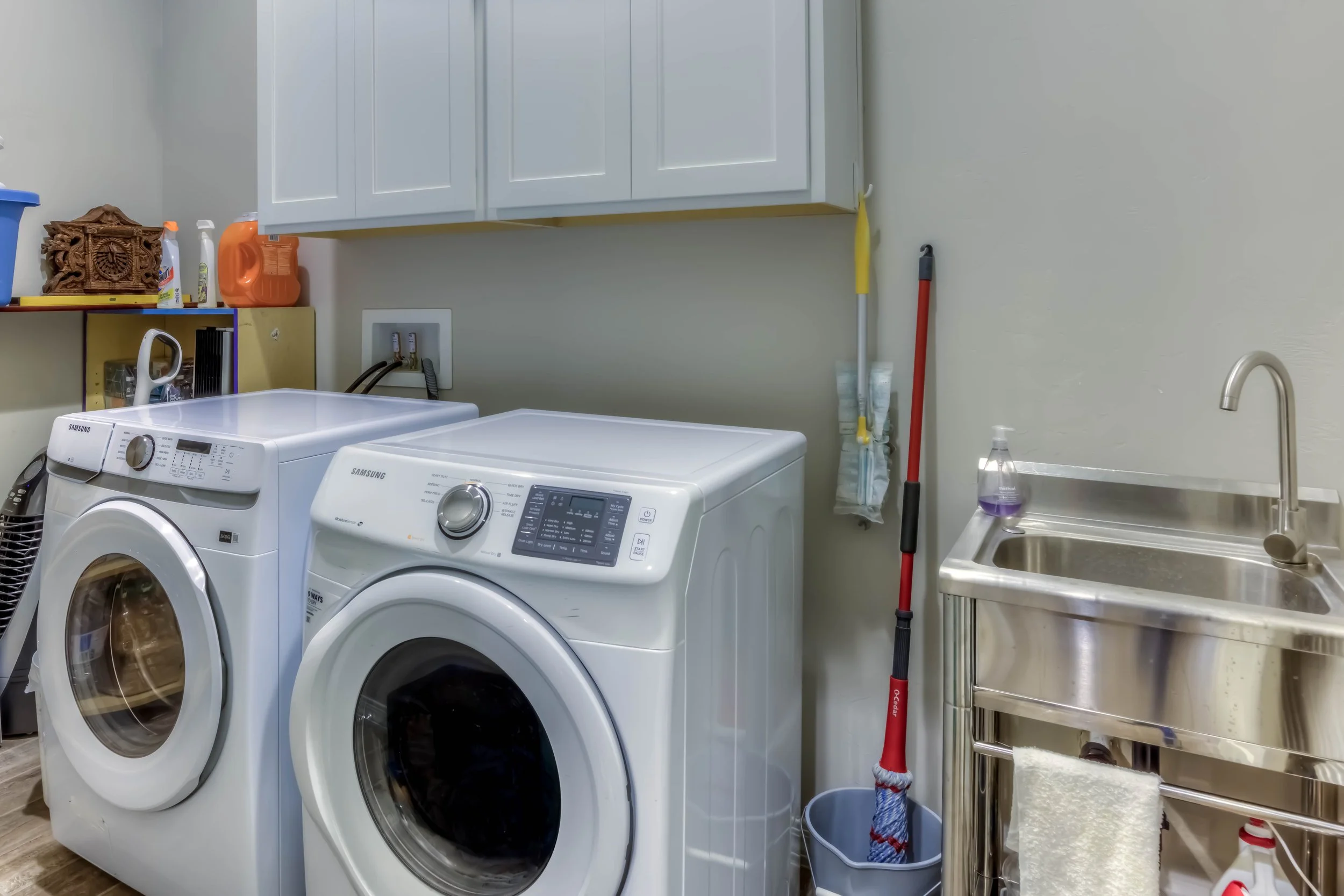 15 Laundry Room.jpg
