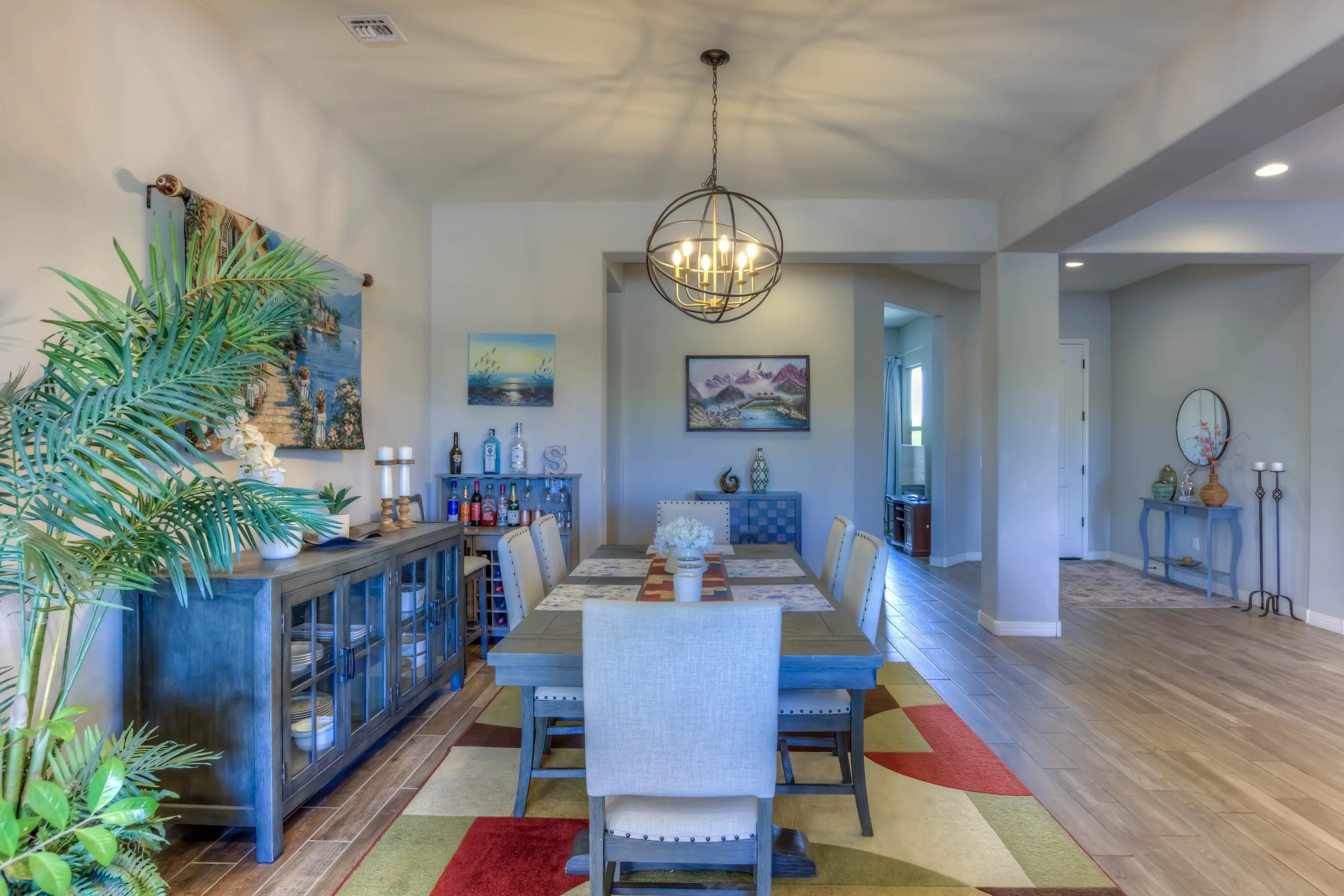 18 Dining Room photo b.jpg