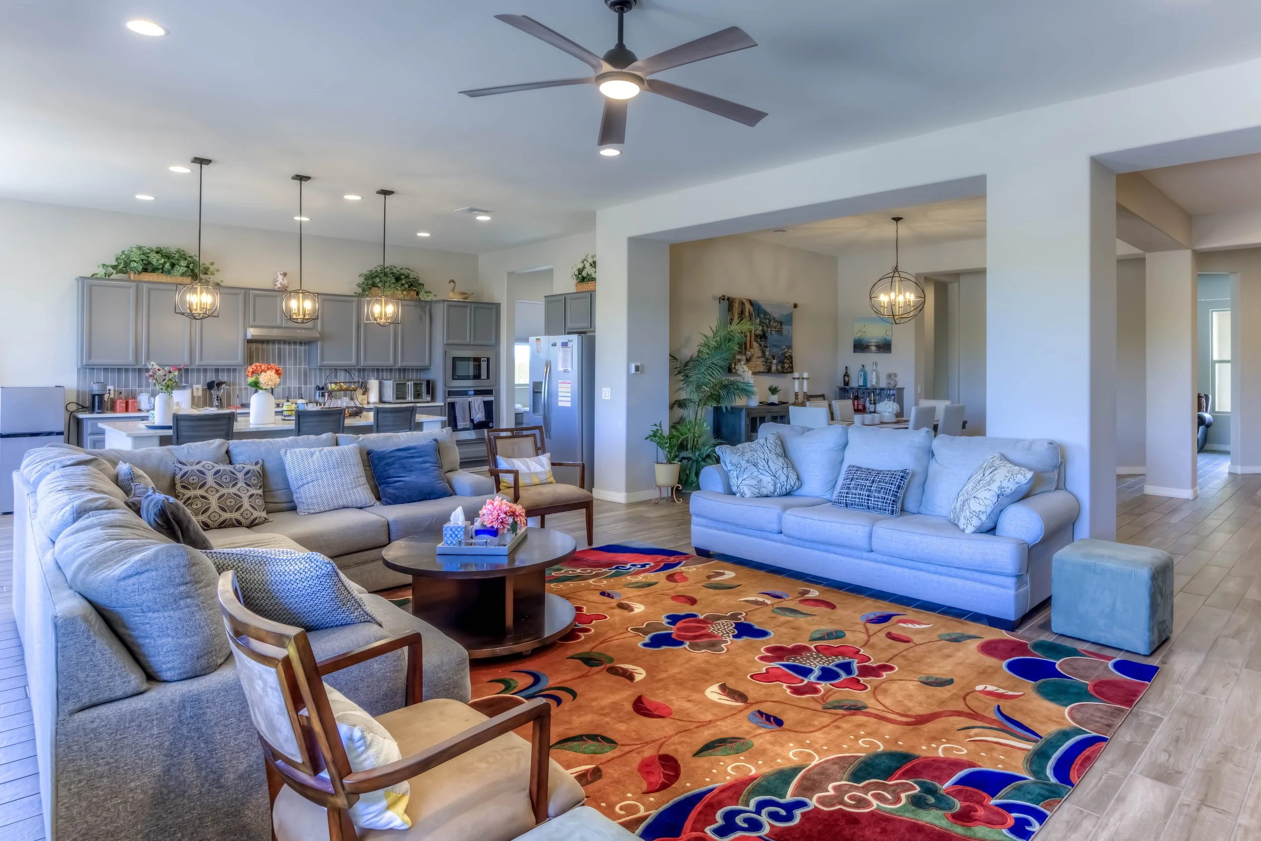 21 Living Room photo c.jpg