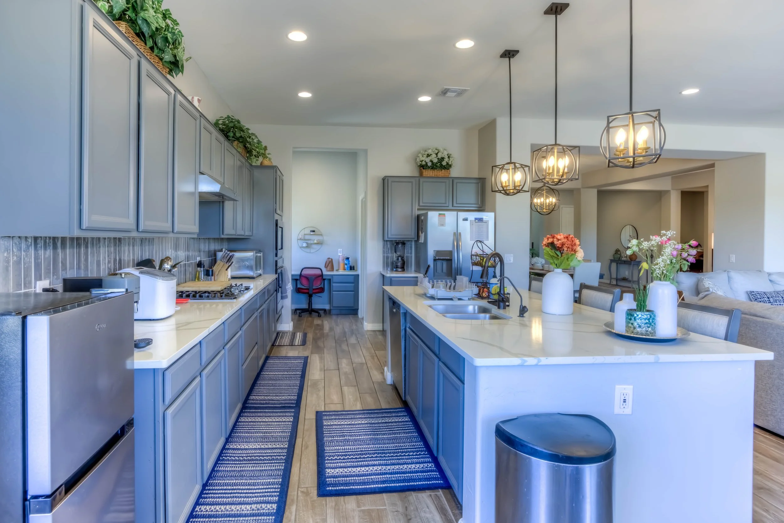 24 Kitchen photo c.jpg