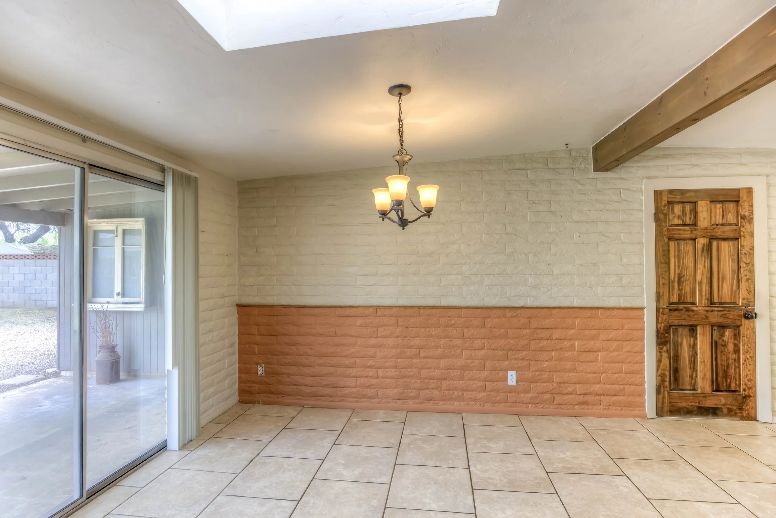 14 Kitchen photo c.jpg