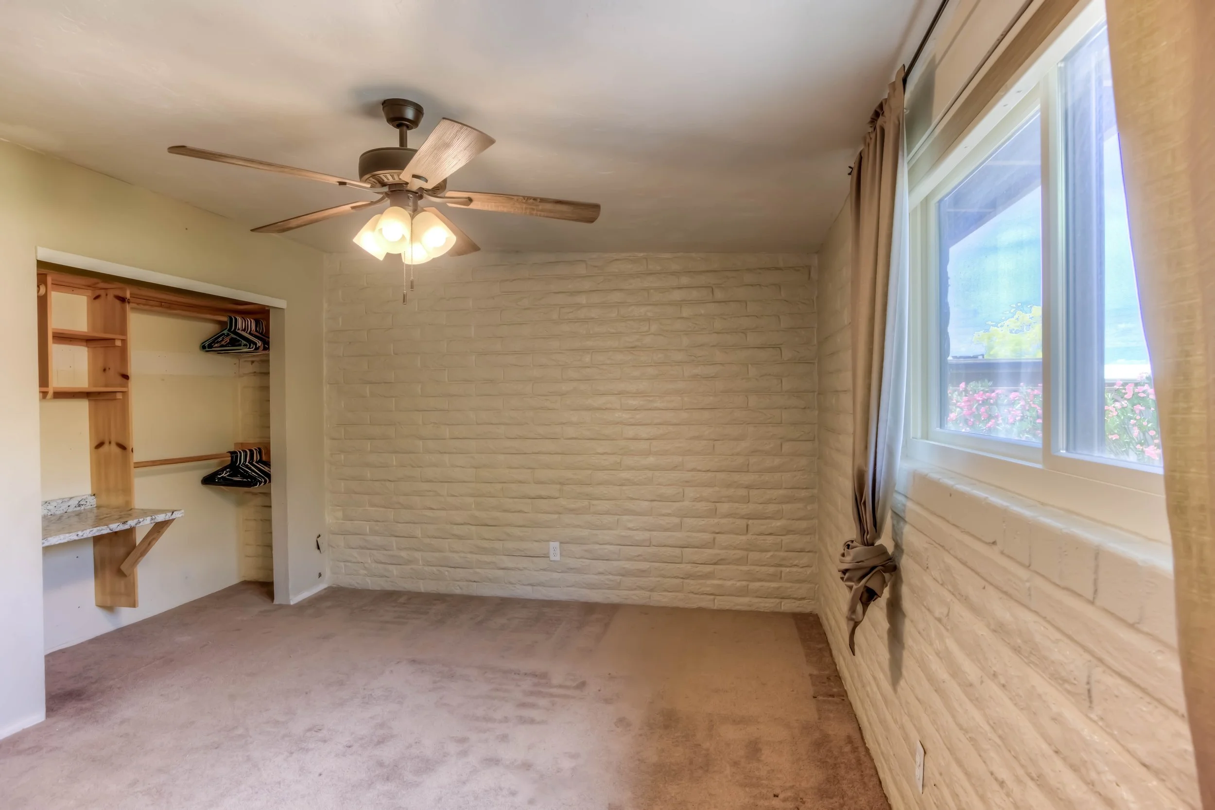 21 Main Bedroom photo a.jpg