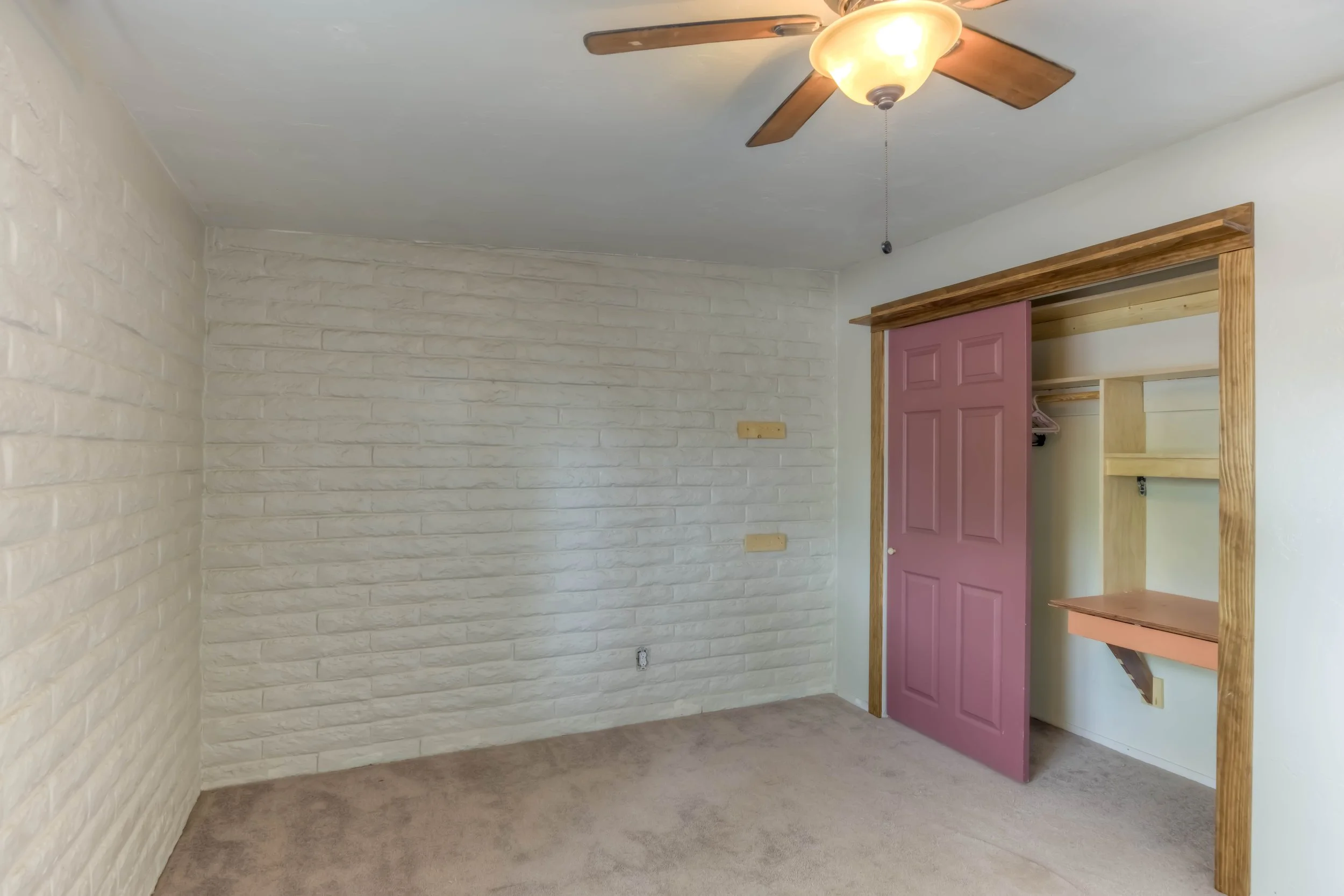 24 Bedroom 1 photo a.jpg