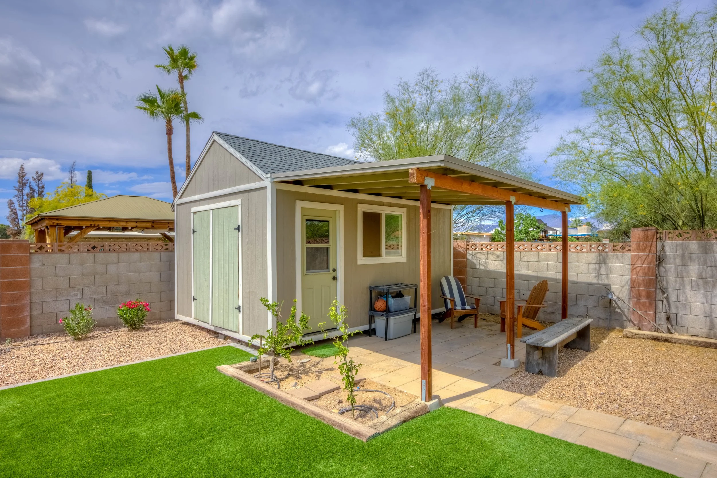 33 Shed Exterior.jpg