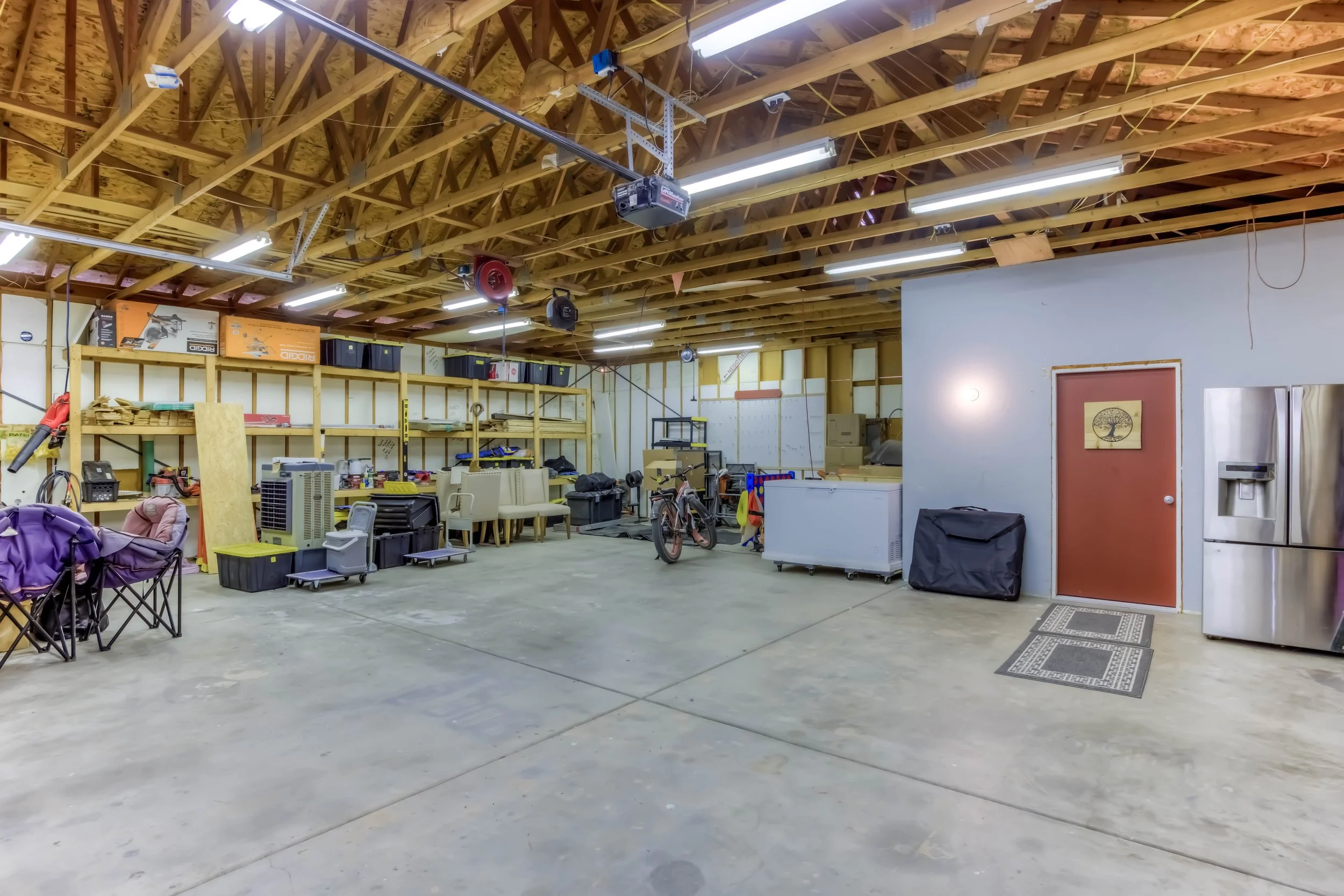 5 Garage Interior photo a.jpg