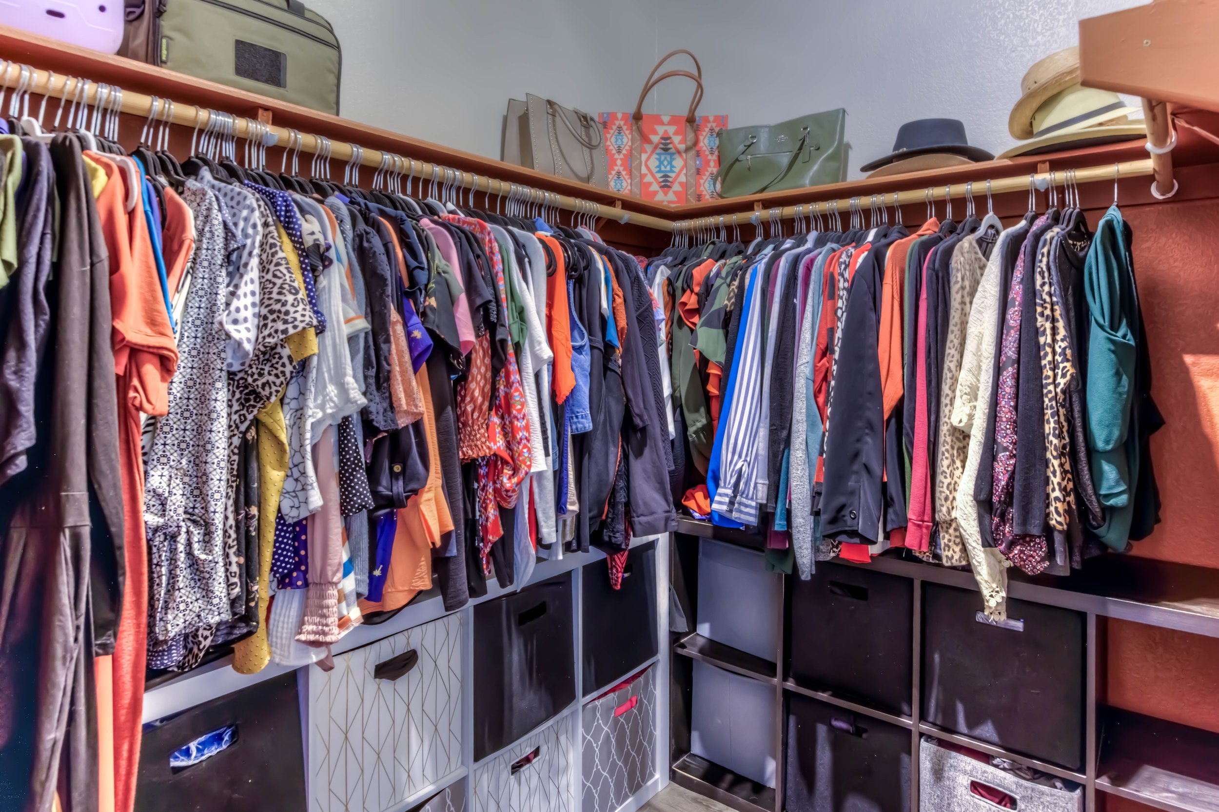 22 Main Bedroom Closet 2.jpg