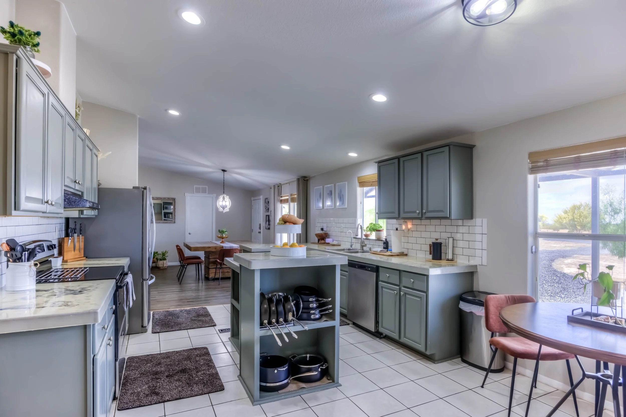 25 Kitchen photo c.jpg