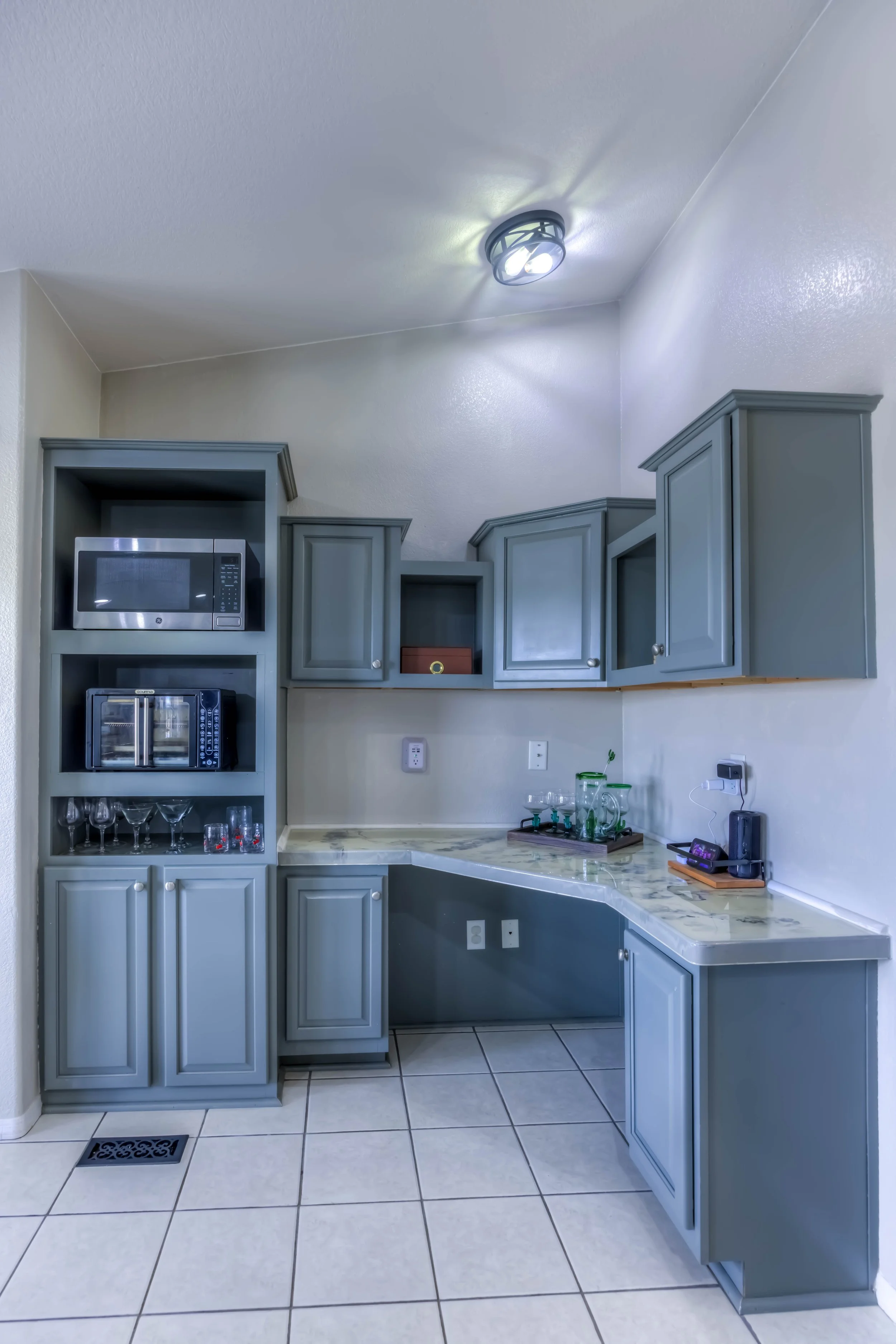 26 Kitchen photo d.jpg